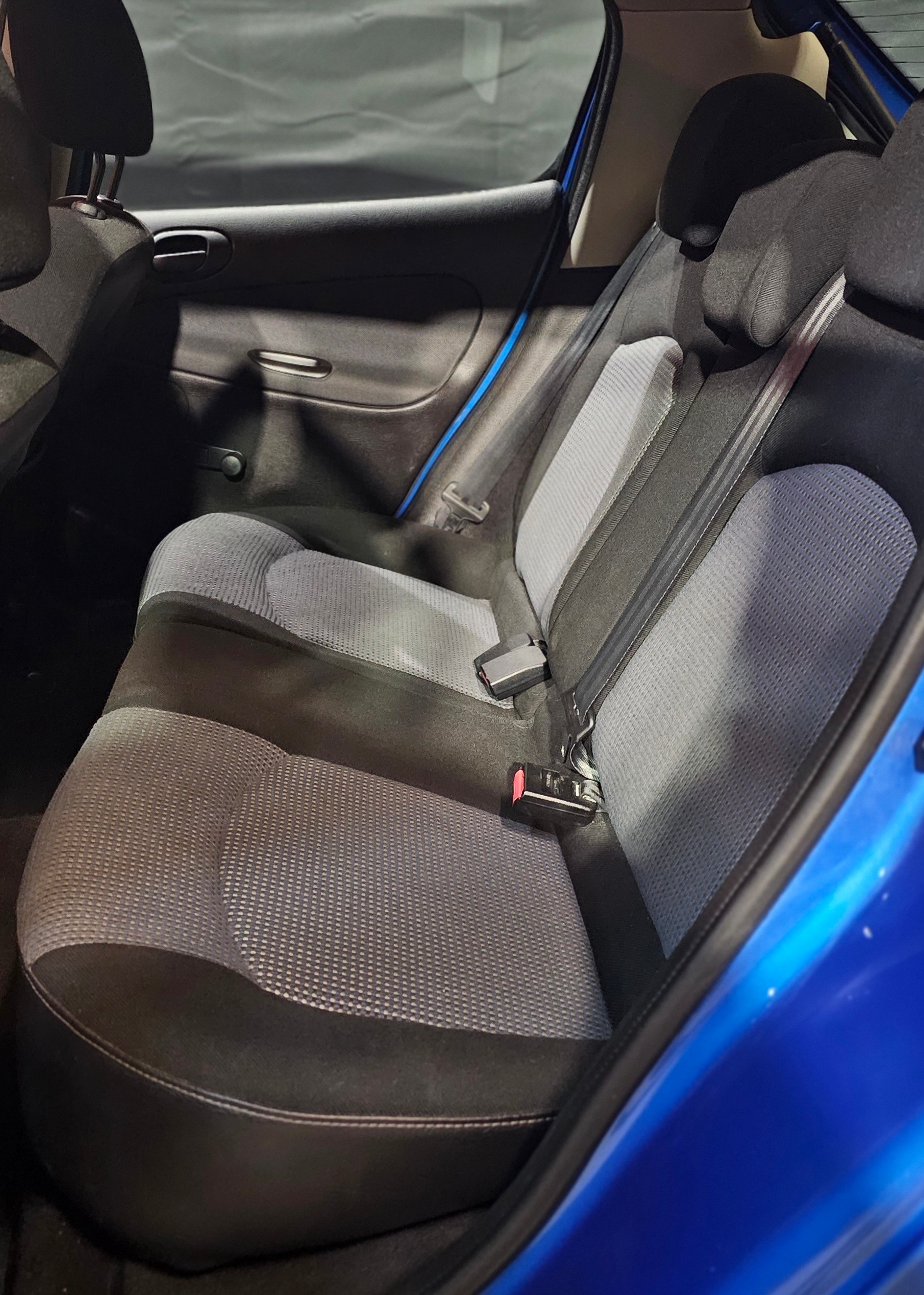 PEUGEOT 206 1.4 16V XT-image-17