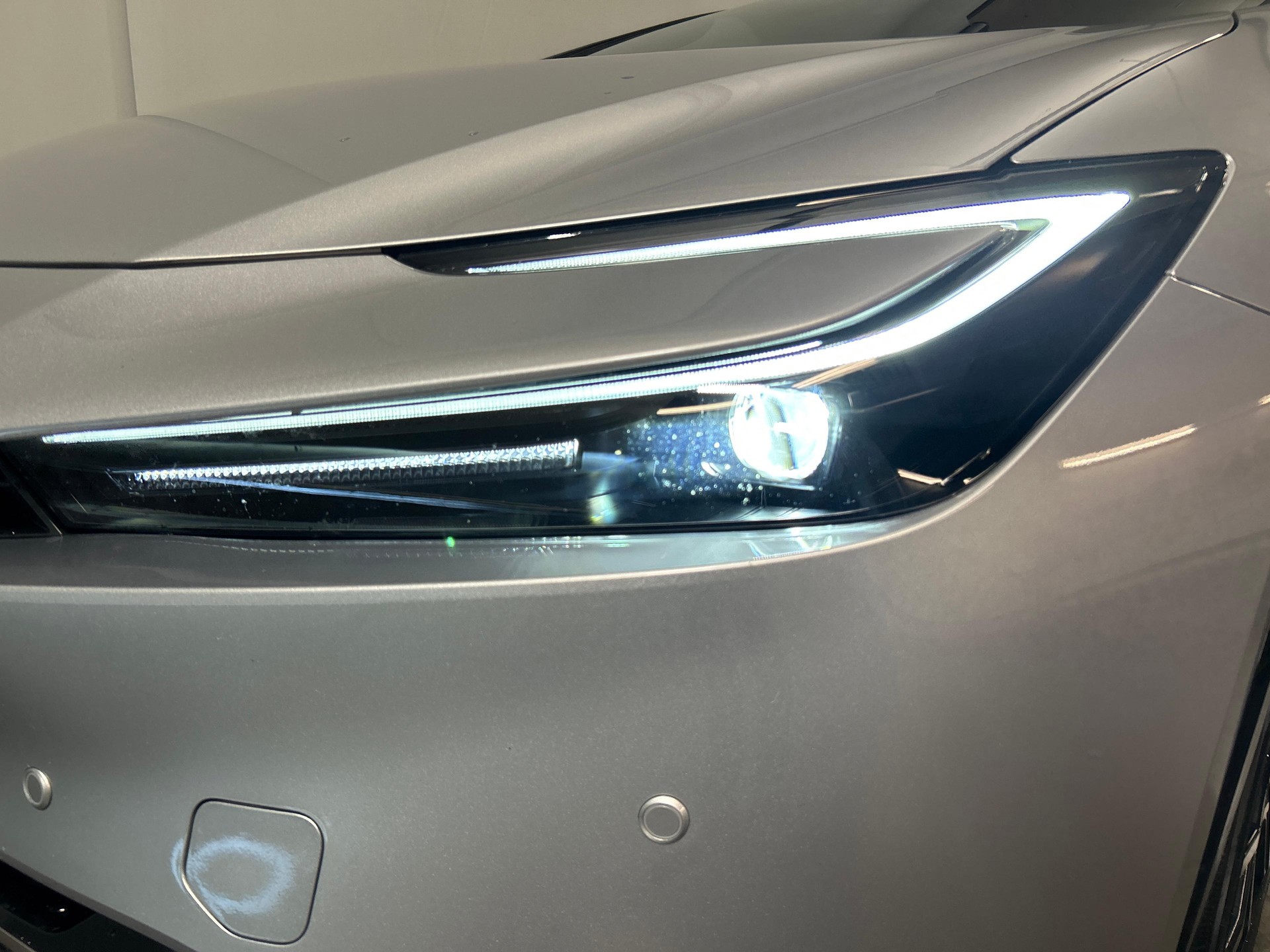TOYOTA Prius 2.0 Plug-In-Hybrid Premium-image-16