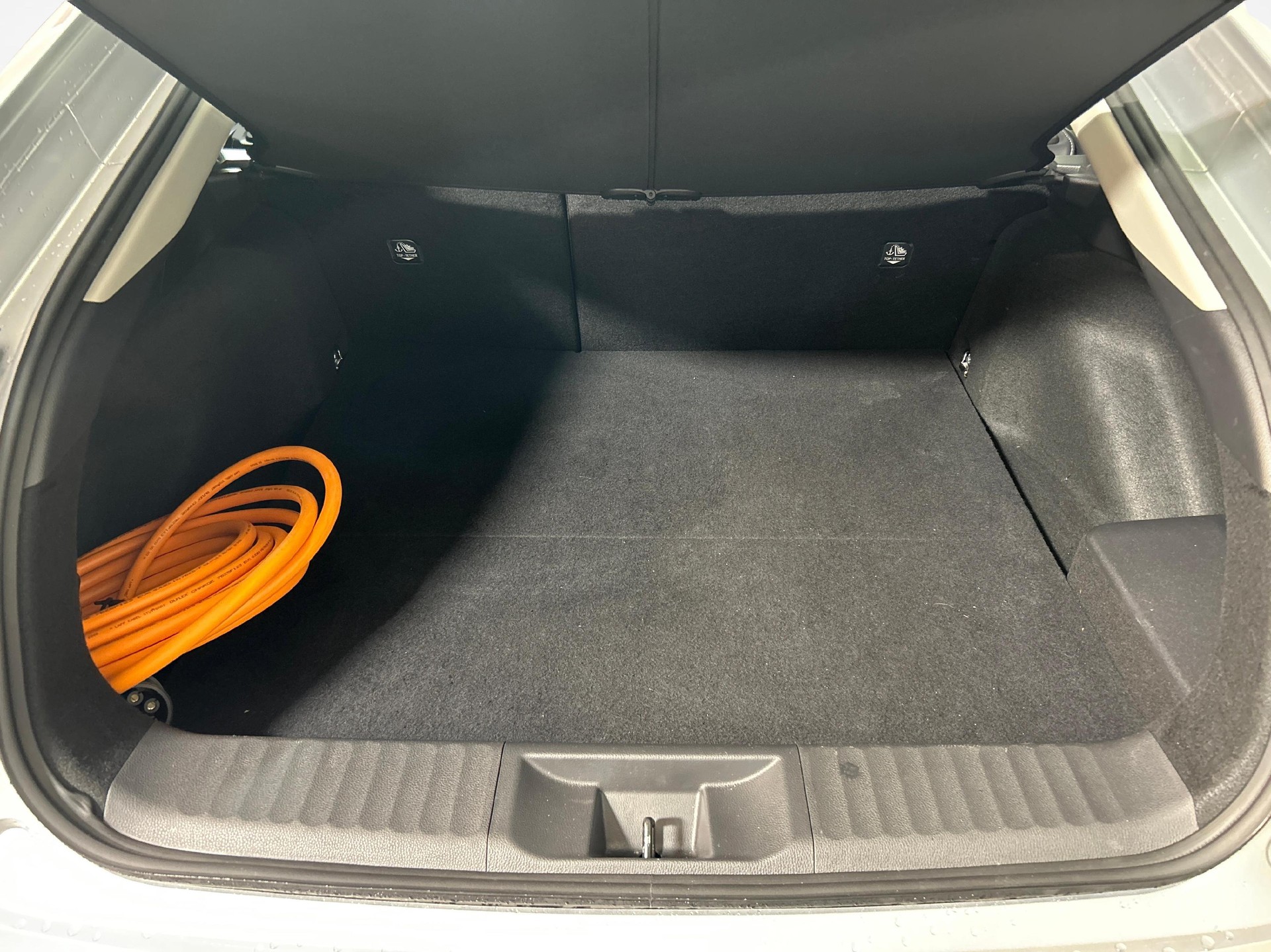 TOYOTA Prius 2.0 Plug-In-Hybrid Premium-image-12