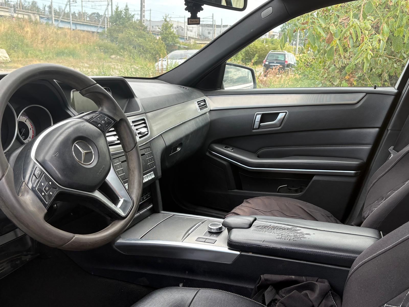 MERCEDES-BENZ E 220 BlueTEC 4Matic 7G-Tronic-image-3