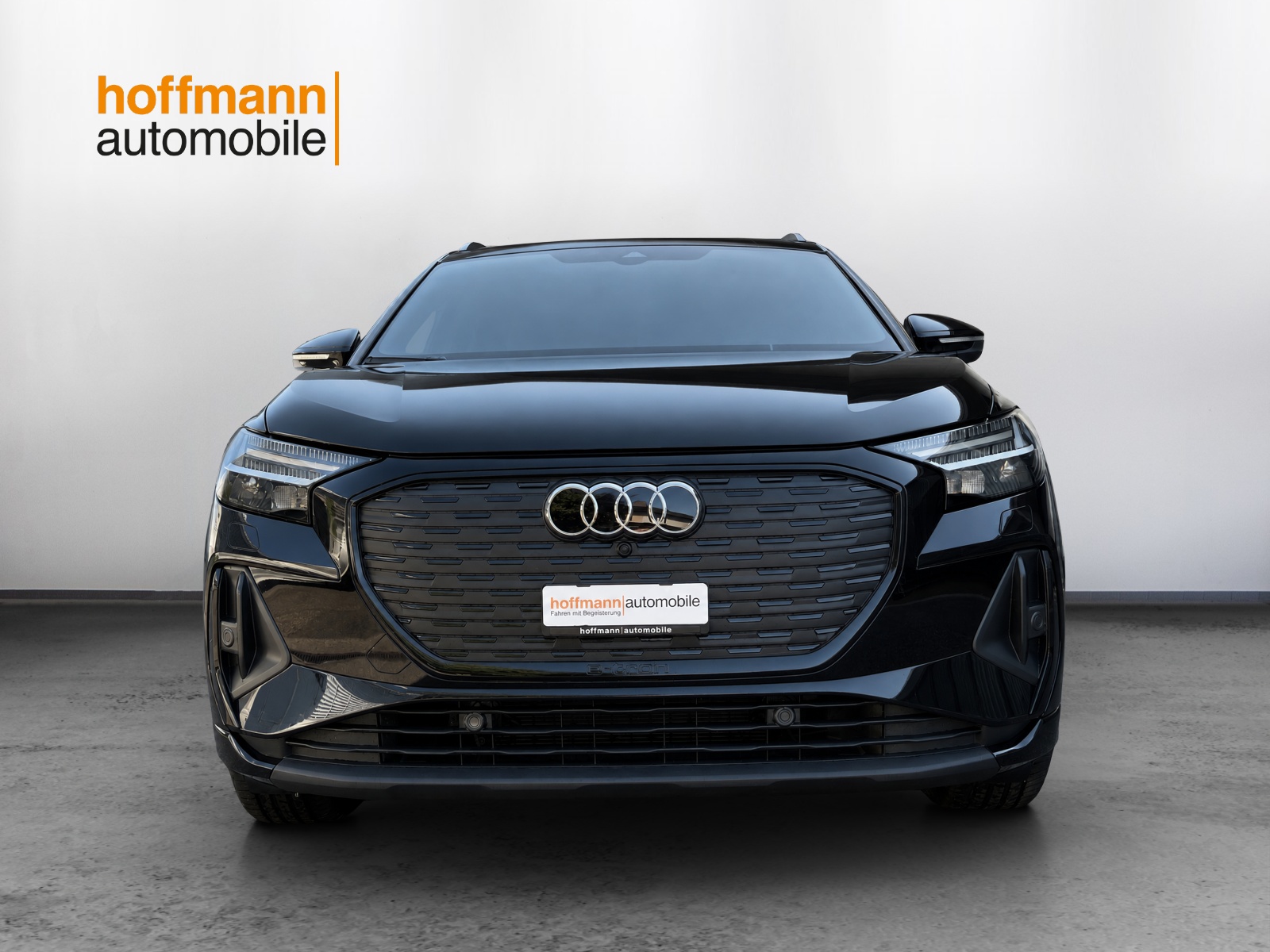 AUDI Q4 e-tron 45 Edition Swiss Ski quattro-showroom-element-1