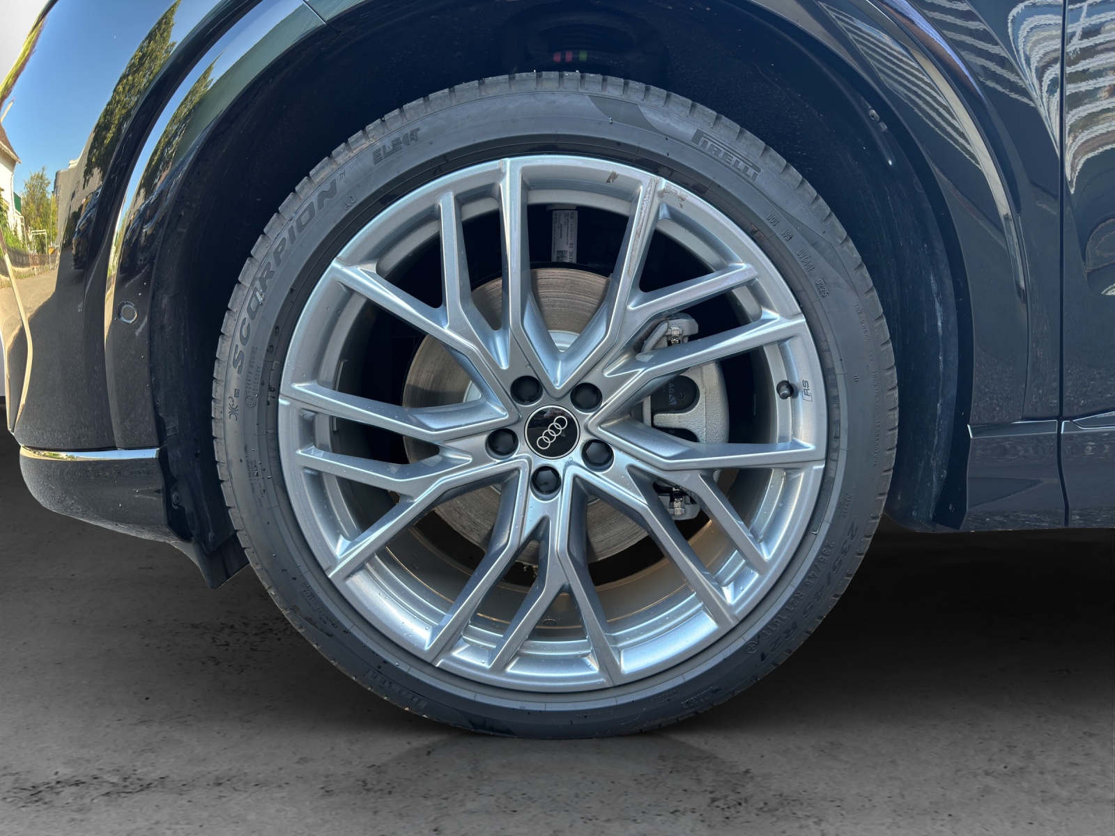 AUDI Q4 e-tron 45 Edition Swiss Ski quattro-image-12