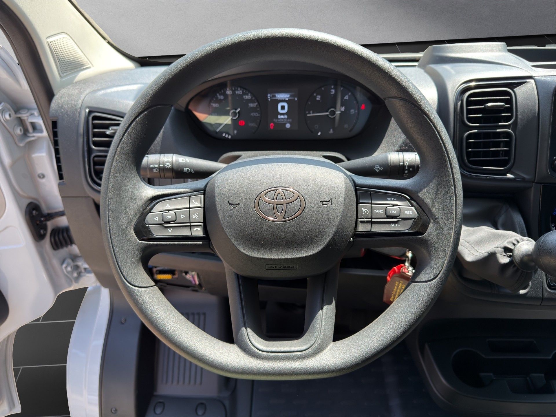 TOYOTA PROACE MAX Kab.-Kipper 3.5 L3 2.2 D Active Heavy einseitig-showroom-element-3