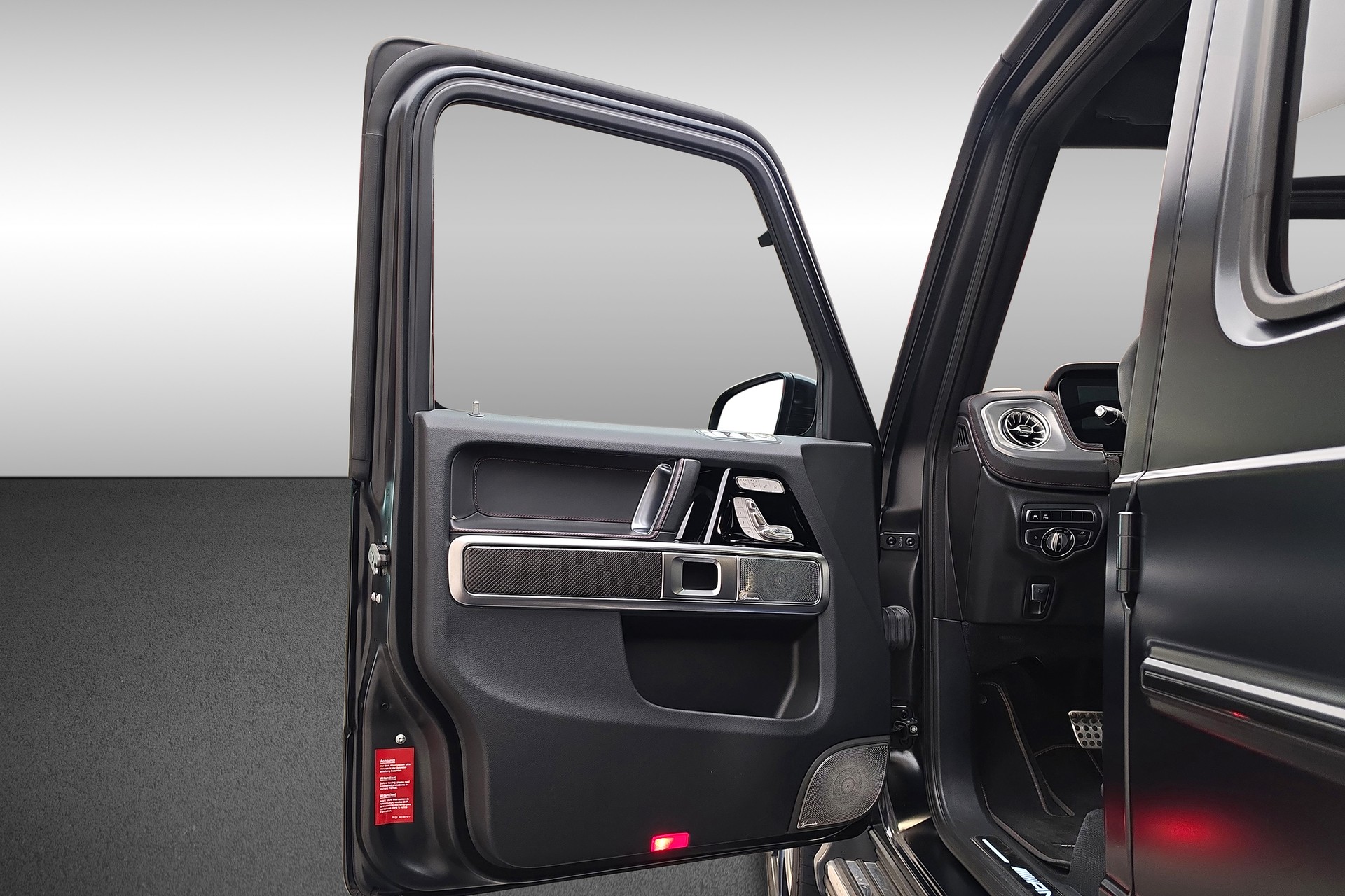MERCEDES-BENZ G 63 AMG-image-8