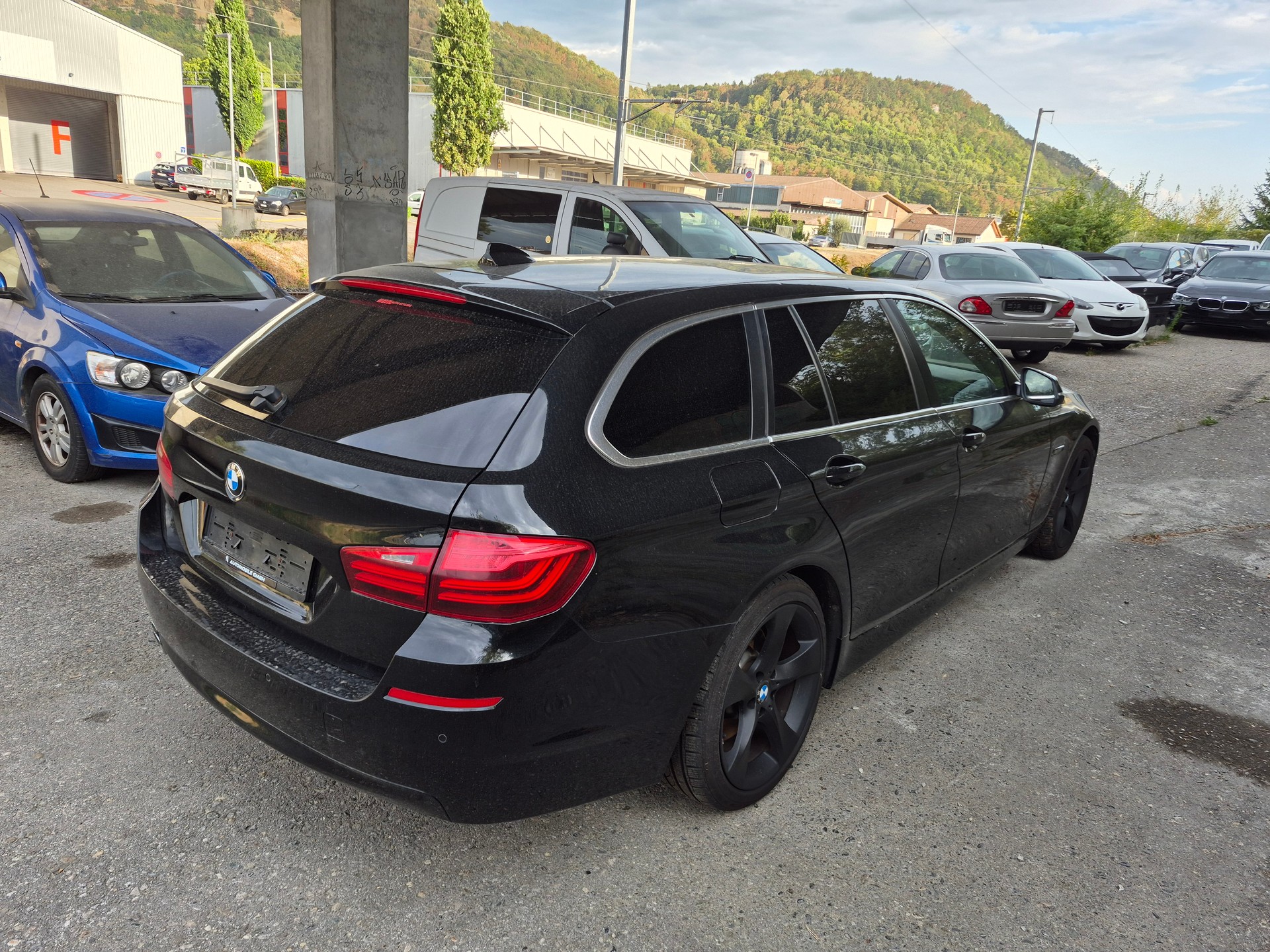 BMW 530d Touring Luxury Line Steptronic-image-4
