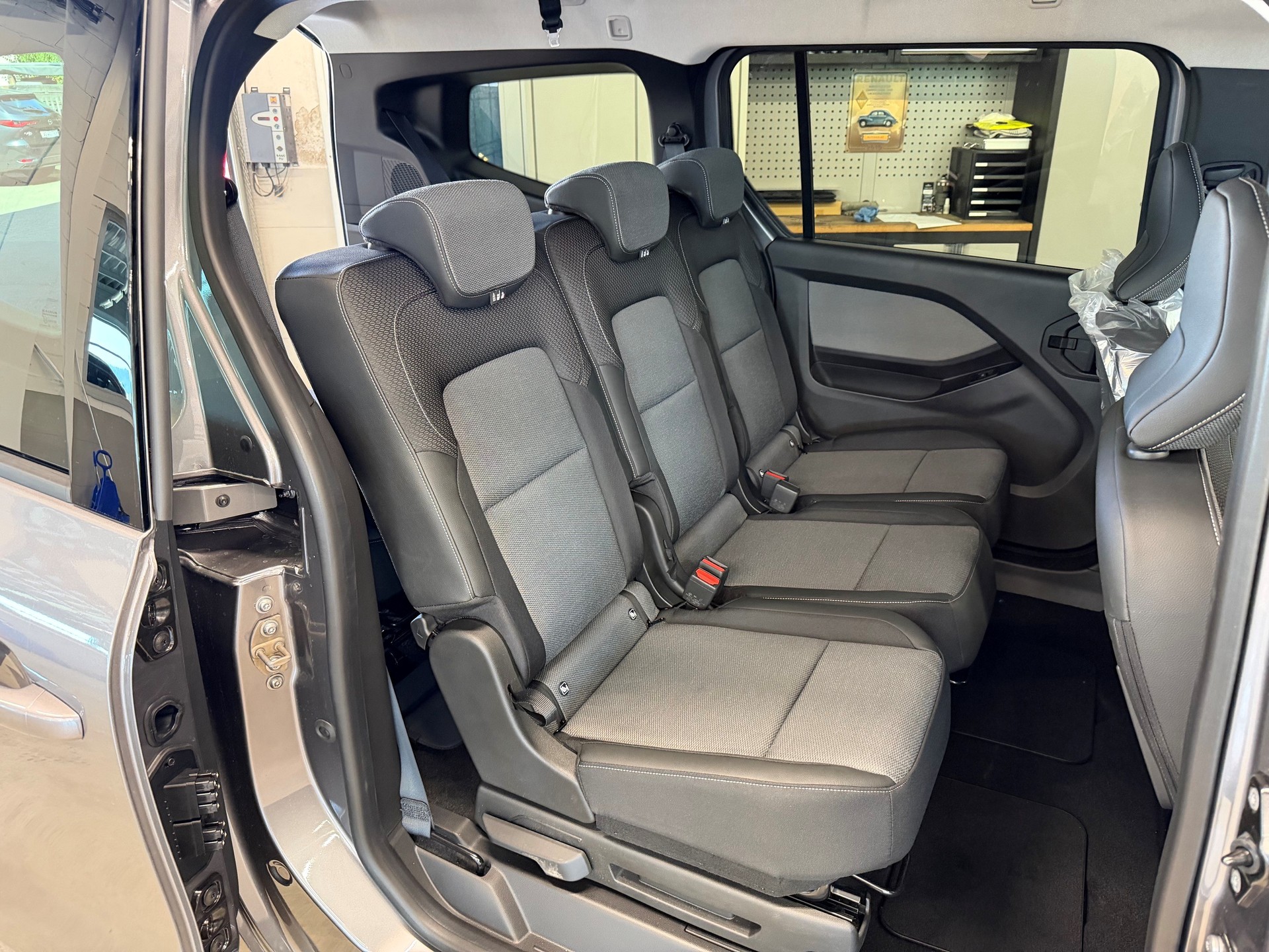 RENAULT Grand Kangoo 1.3 TCe 130 PF Techno EDC-image-10