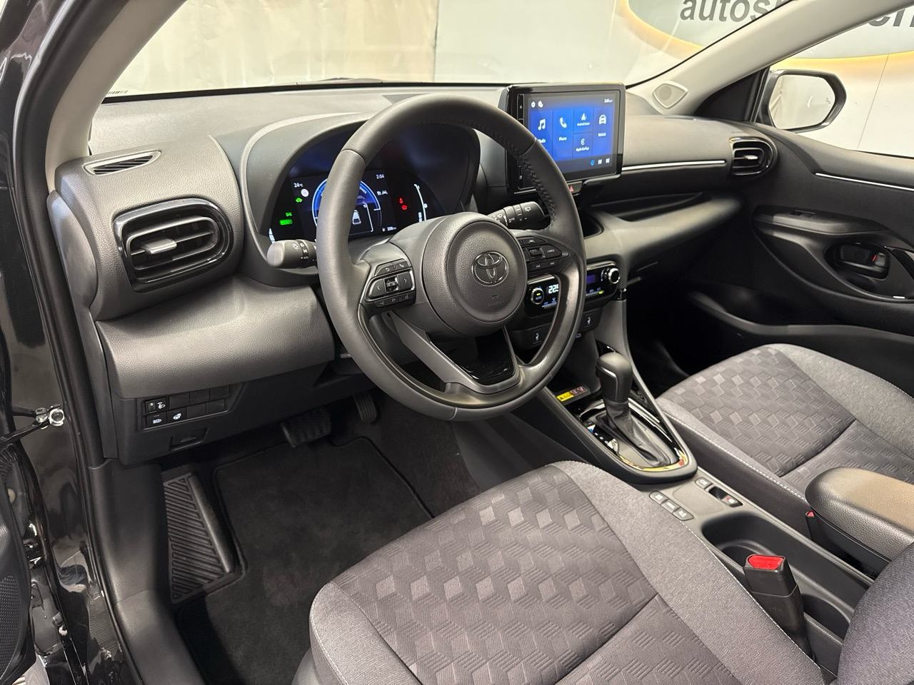 TOYOTA Yaris 1.5 VVT-i Hybrid Sportline CVT-showroom-element-2