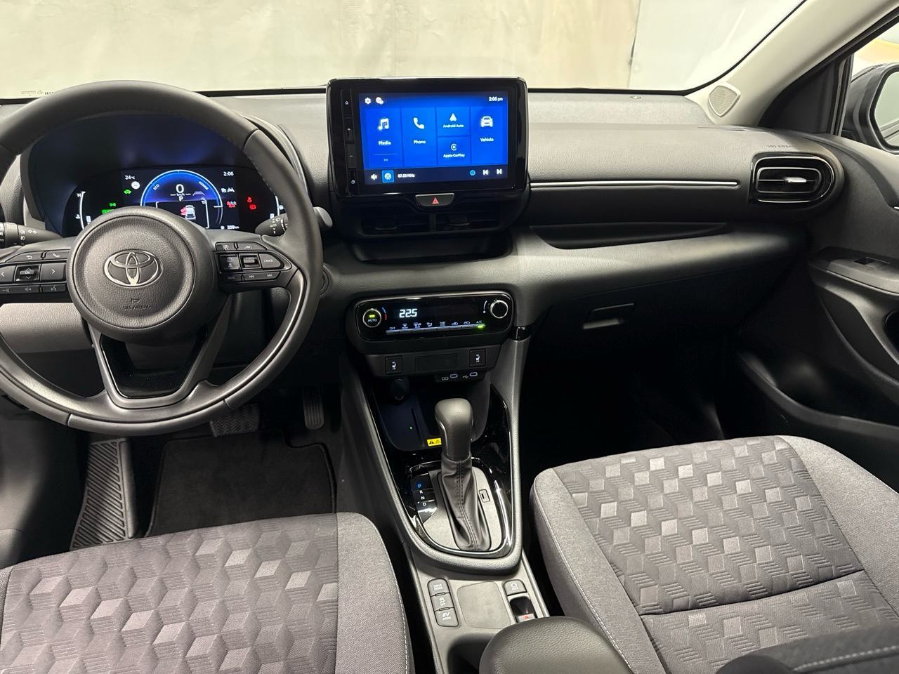 TOYOTA Yaris 1.5 VVT-i Hybrid Sportline CVT-image-4