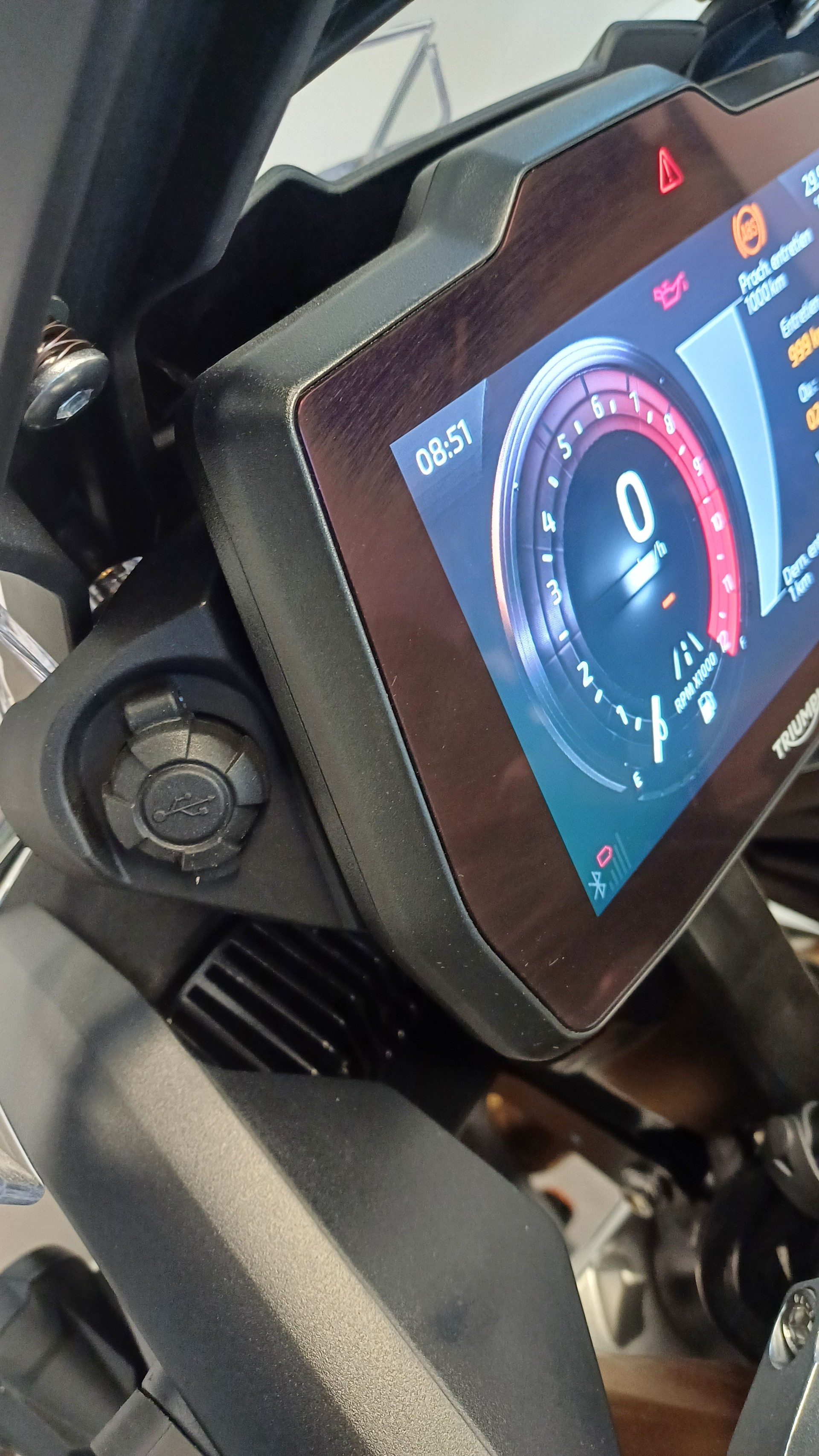 TRIUMPH Tiger 900 Desert Edition " Offre spécial : Valises latérales offertes "-image-11