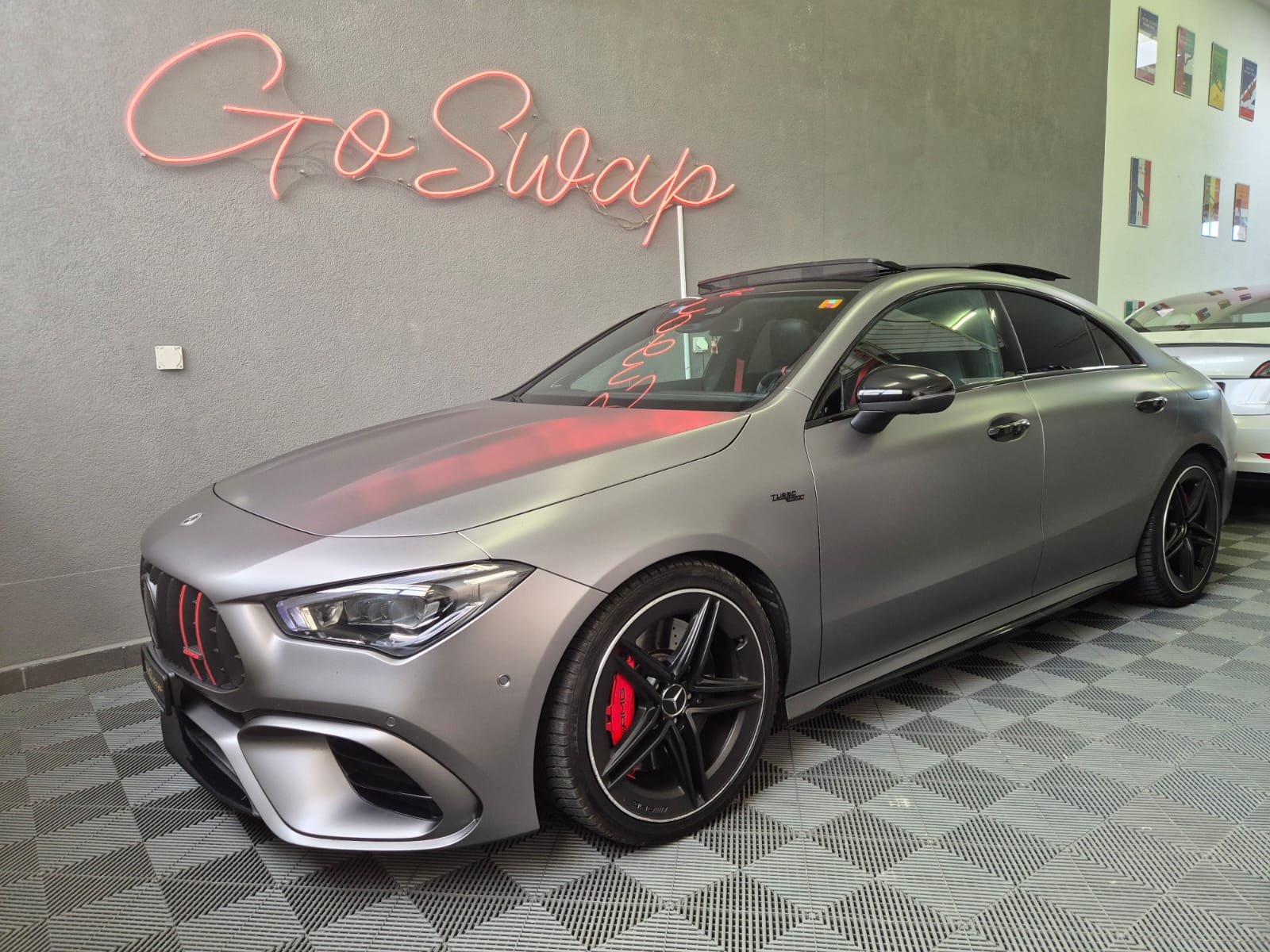 MERCEDES-BENZ CLA 45 S AMG 4Matic+ 8G-DCT *Toit ouvrant *Gris "mat"