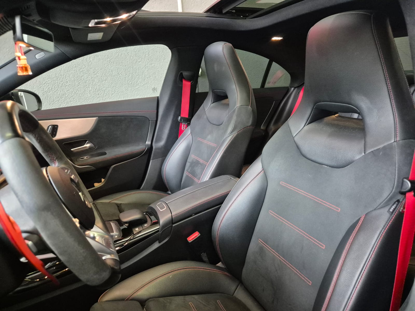 MERCEDES-BENZ CLA 45 S AMG 4Matic+ 8G-DCT *Toit ouvrant *Gris "mat"-showroom-element-1