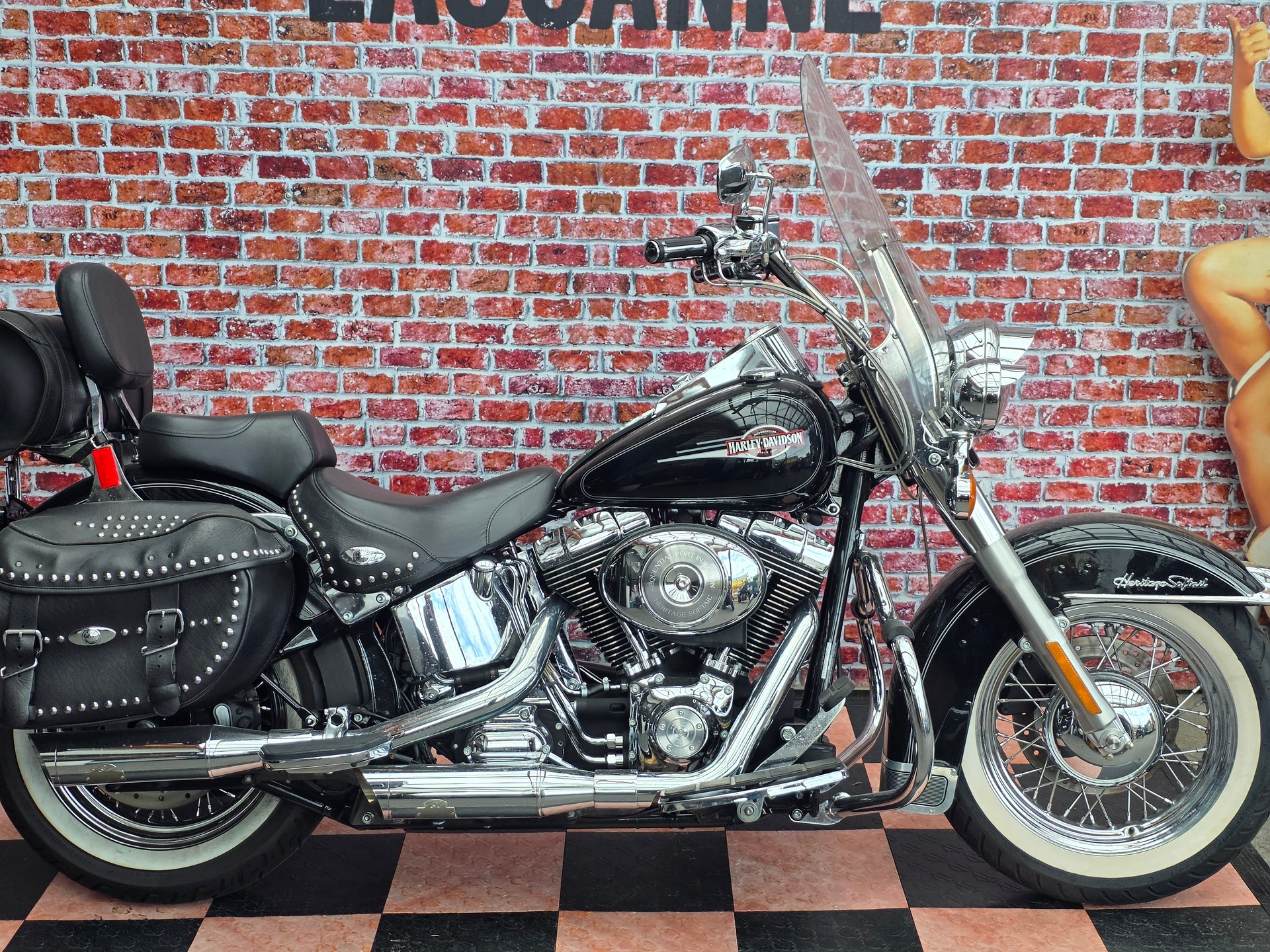 HARLEY-DAVIDSON FLSTCI Softail Classic-image-2