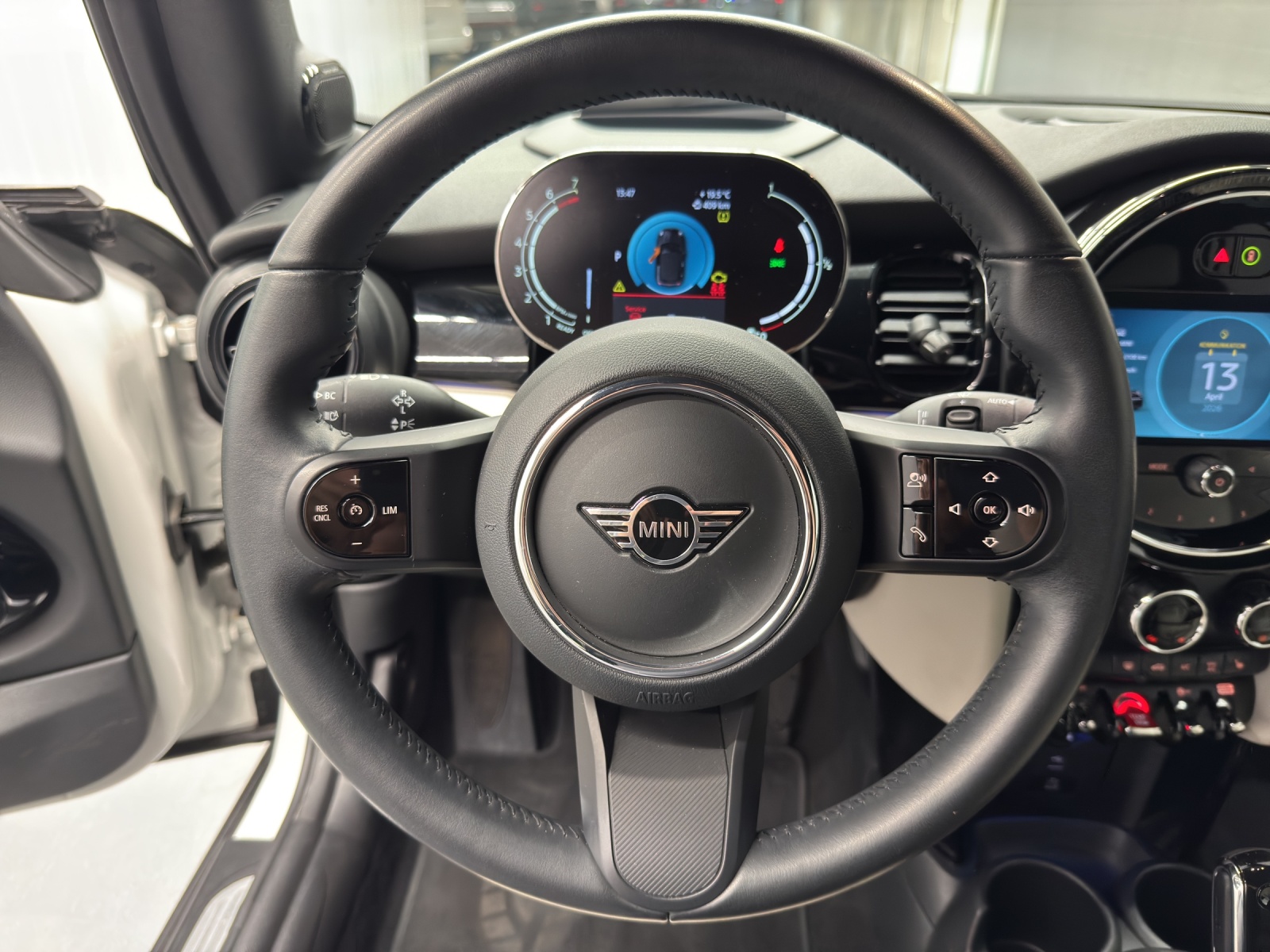 MINI Cabrio 1.5i Cooper-image-14