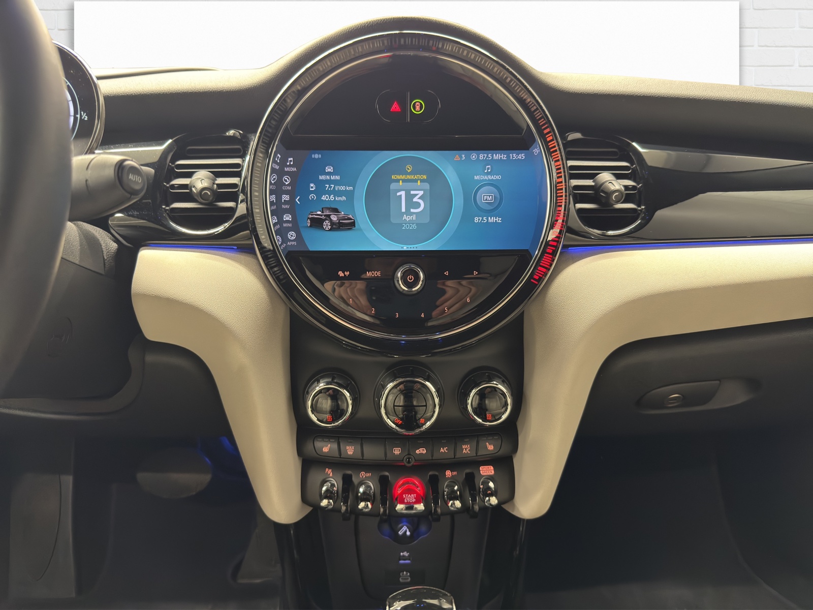 MINI Cabrio 1.5i Cooper-image-8