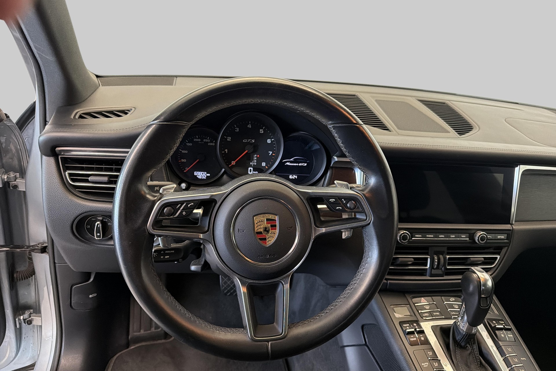 PORSCHE Macan GTS PDK-image-9