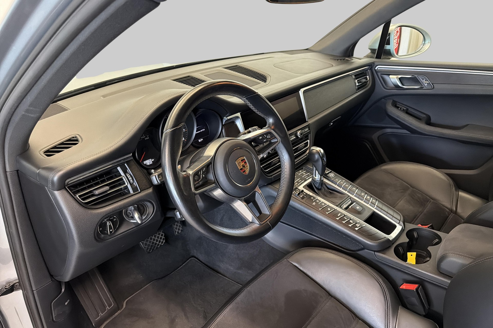 PORSCHE Macan GTS PDK-image-8