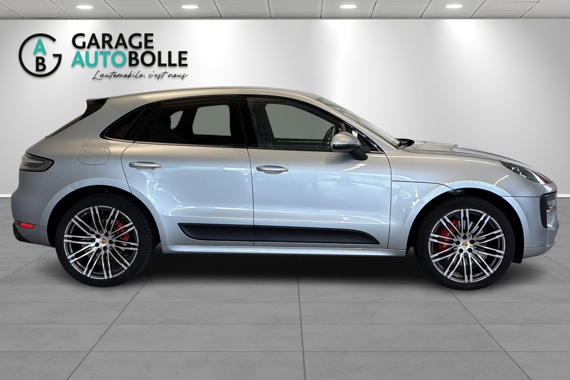 PORSCHE Macan GTS PDK-showroom-element-2