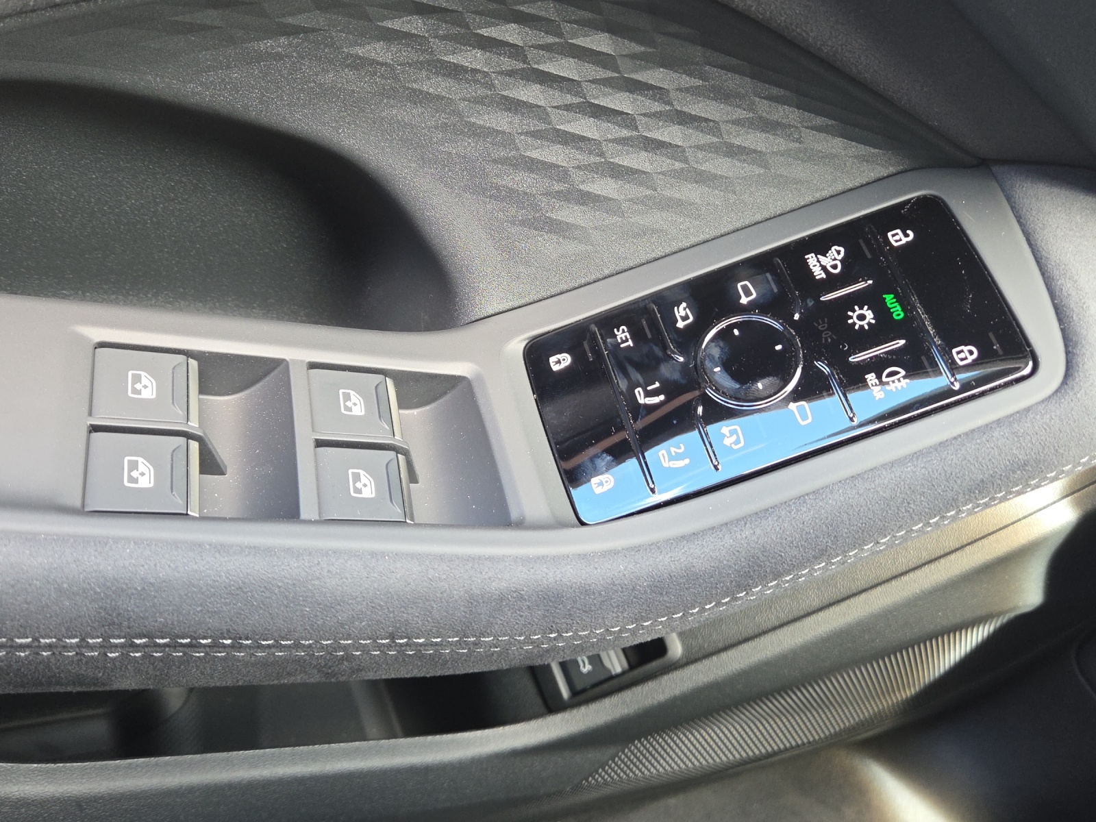 AUDI A5 Avant e-hybrid quattro Attraction 220 kW S tronic-image-11