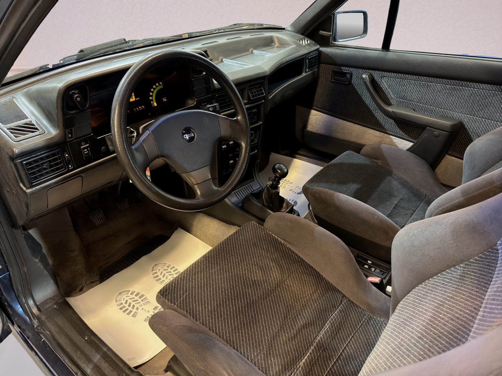 OPEL Kadett GSI 2.0i Cabriolet-showroom-element-3