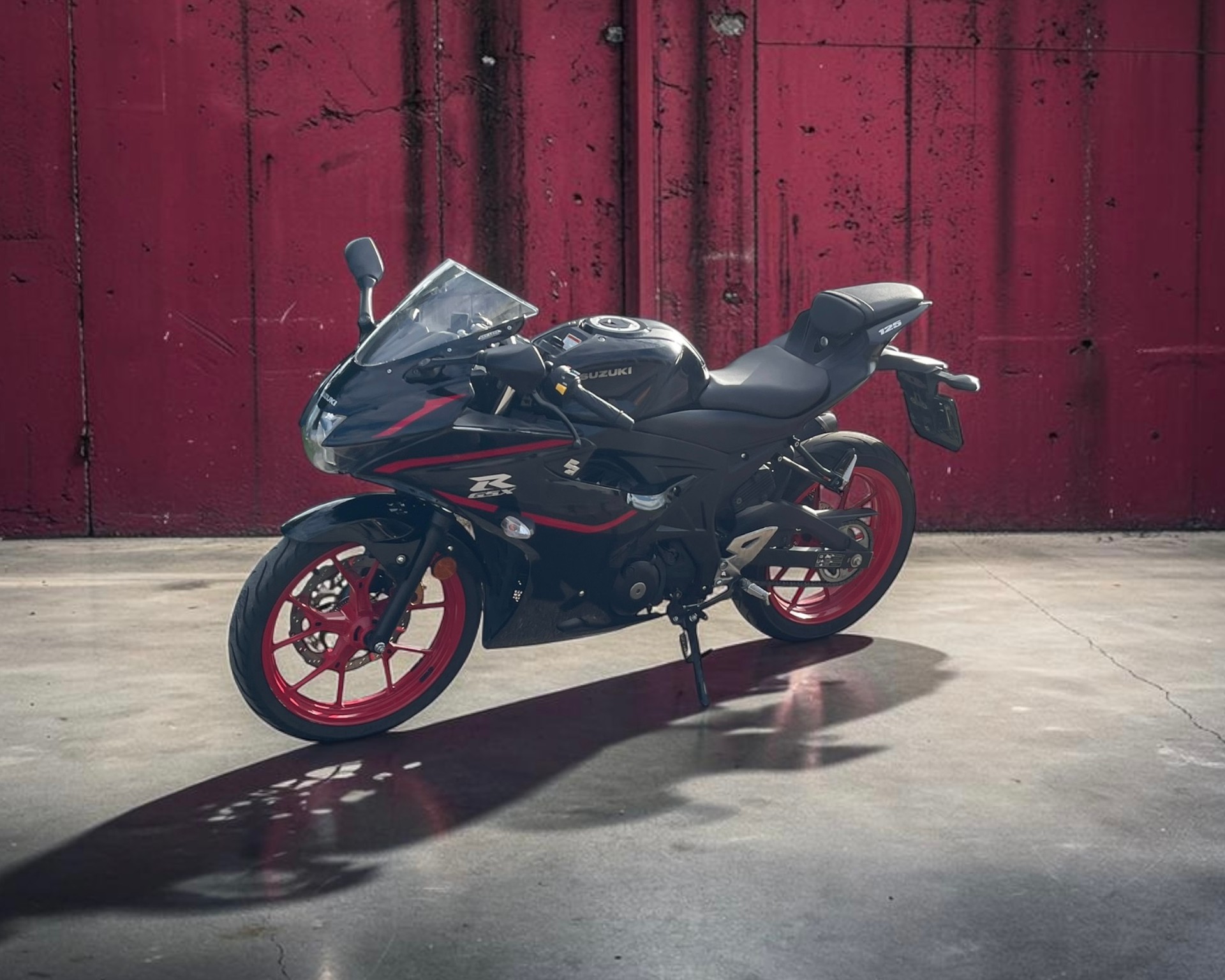 SUZUKI GSX-R 125-image-2