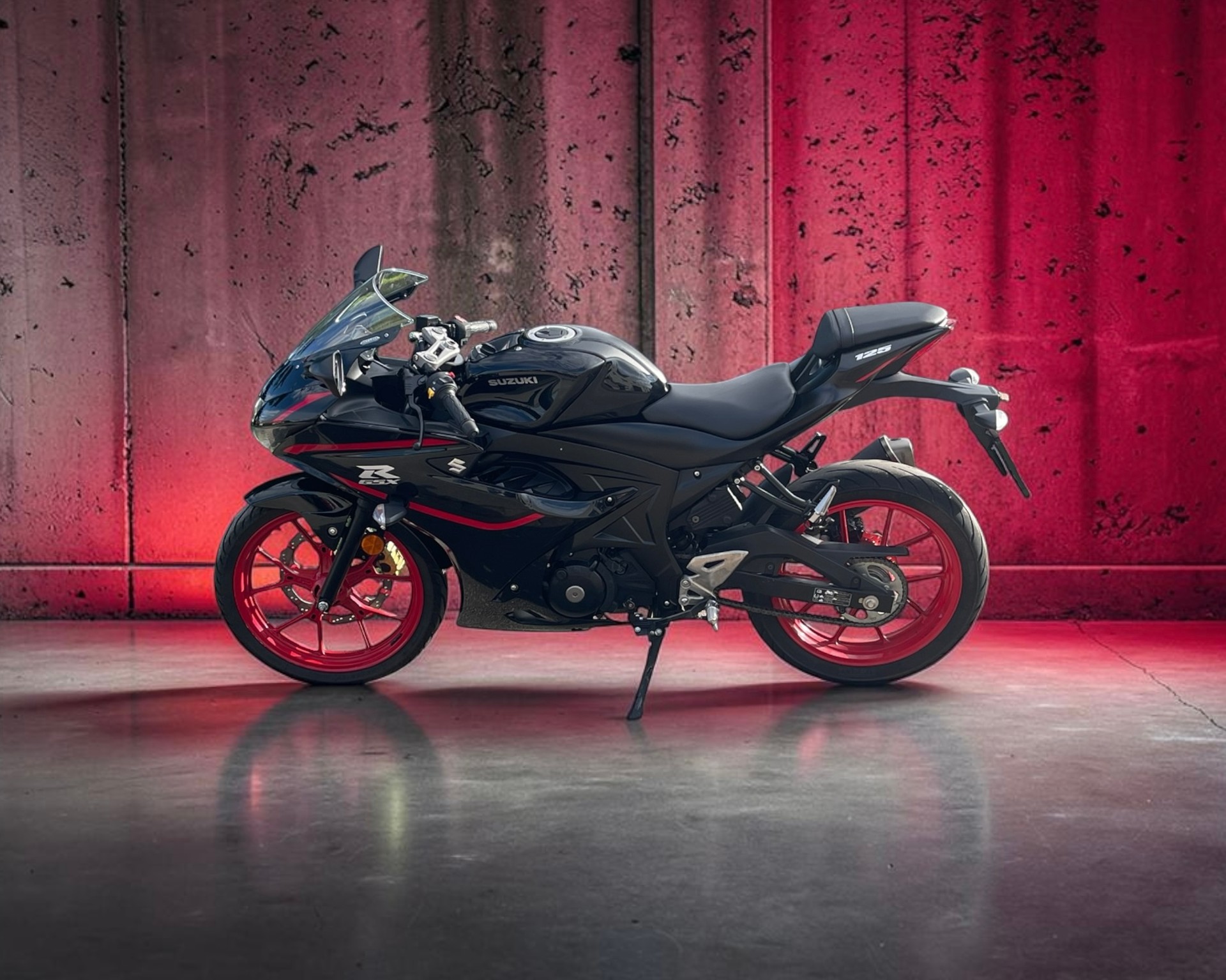 SUZUKI GSX-R 125-image-1