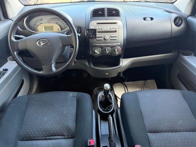 DAIHATSU Sirion 1.3 S Custom 4WD-image-10