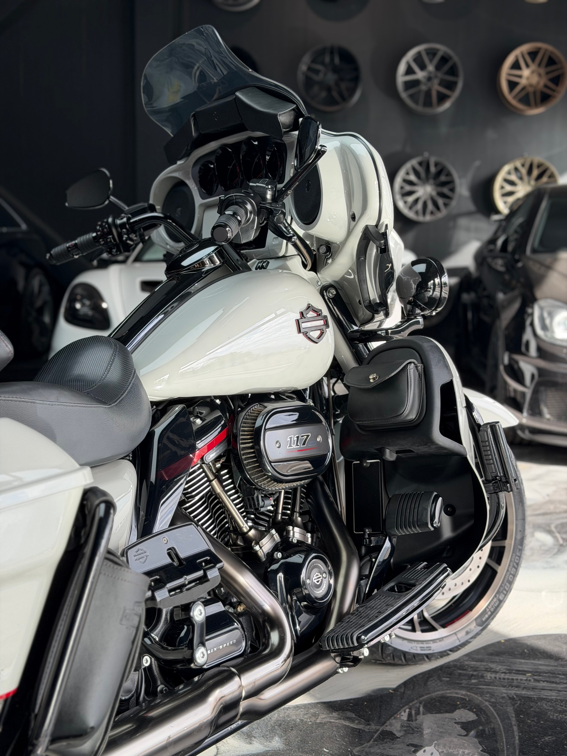 HARLEY-DAVIDSON FLHTKSE Electra Glide Ultra Limited 117 CVO-image-12