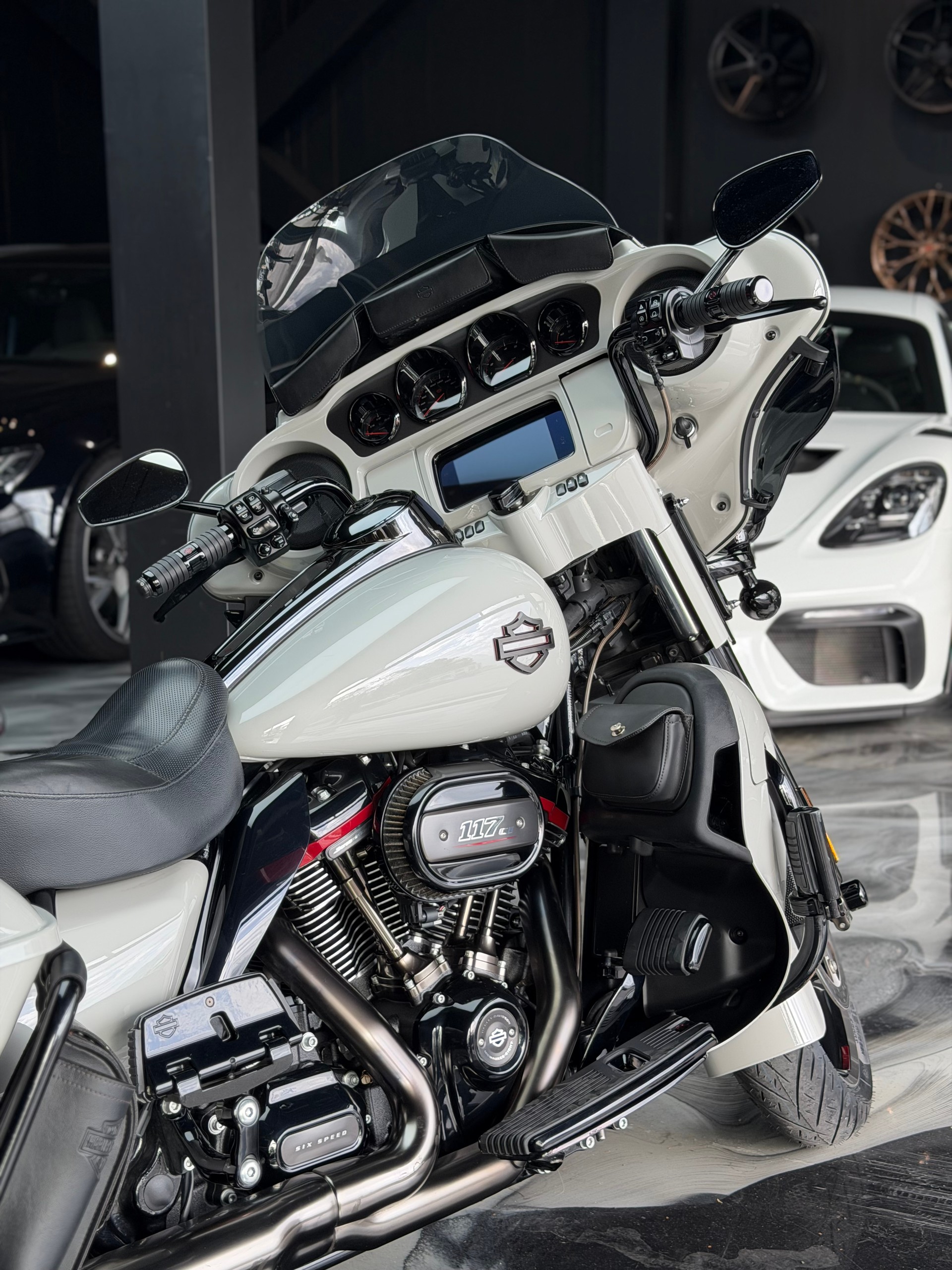 HARLEY-DAVIDSON FLHTKSE Electra Glide Ultra Limited 117 CVO-image-11