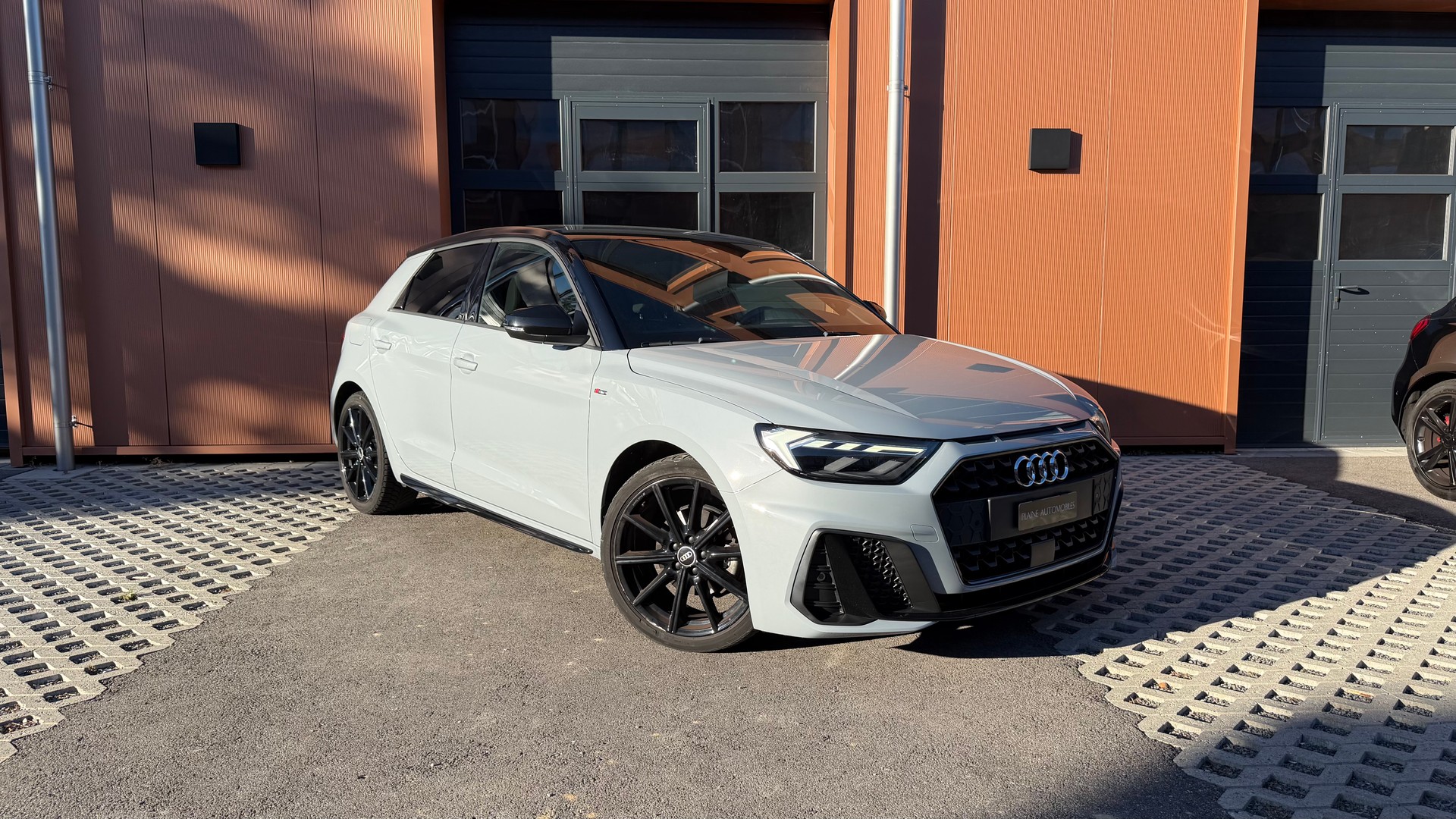 AUDI A1 Sportback 30 TFSI S Line "*CH Auto * Service gratuit * Tempomat Adaptatif * Volant Plat * Pack S-Line Complet *"