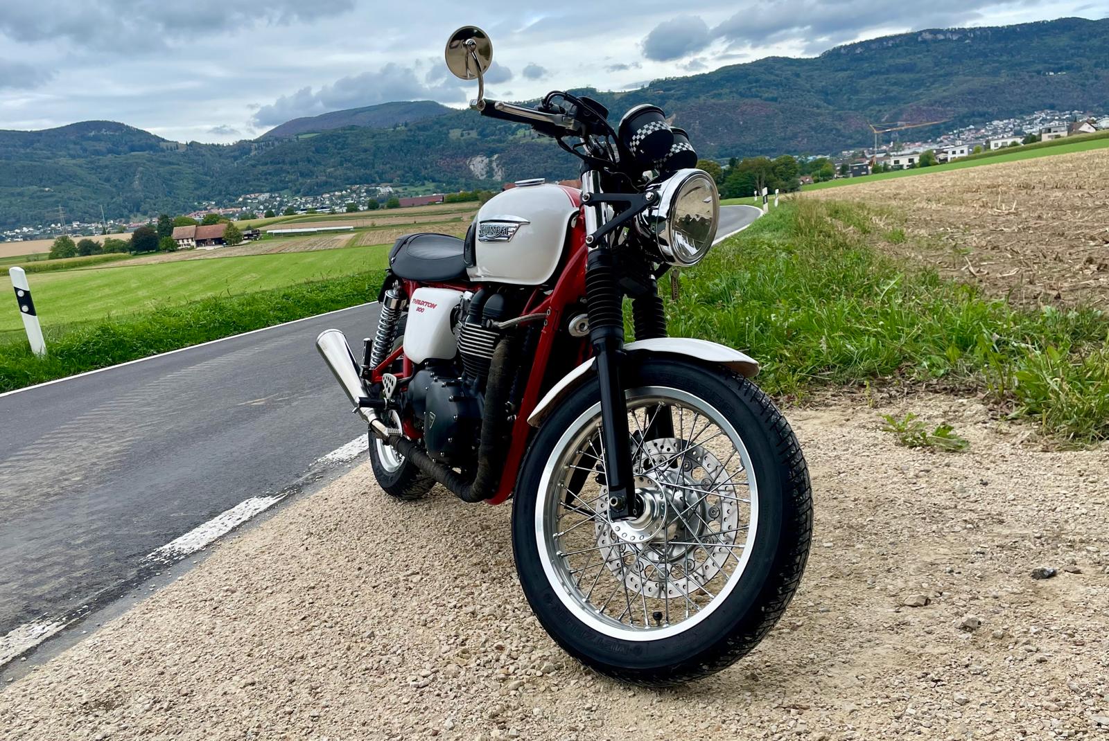 TRIUMPH Thruxton 900 i SE-image-2