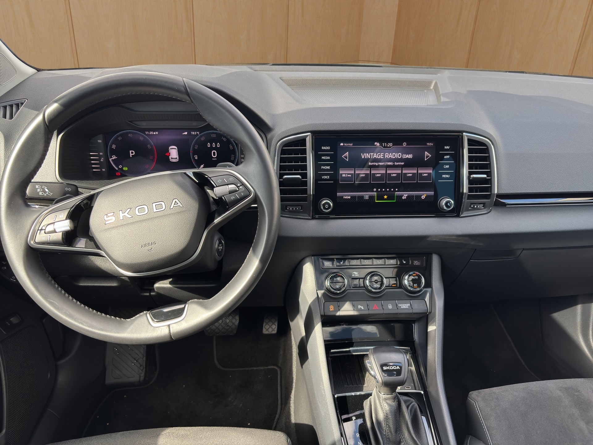 SKODA Karoq 1.5 TSI Dynamic DSG-image-7