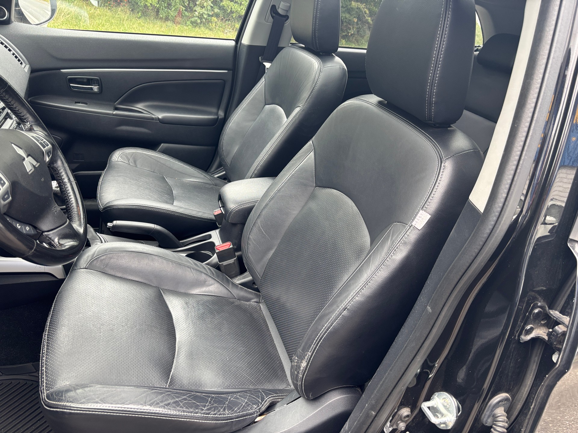 MITSUBISHI ASX 1.8 DID Invite 4WD-image-10