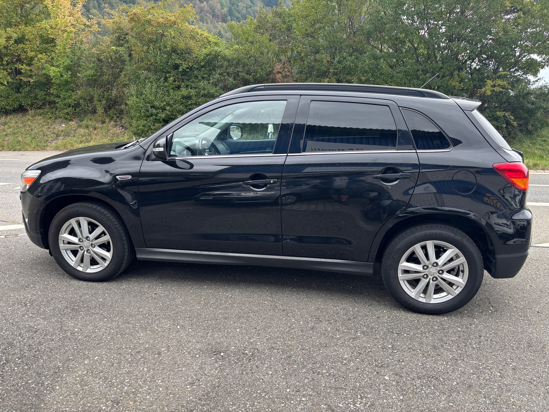 MITSUBISHI ASX 1.8 DID Invite 4WD-image-3