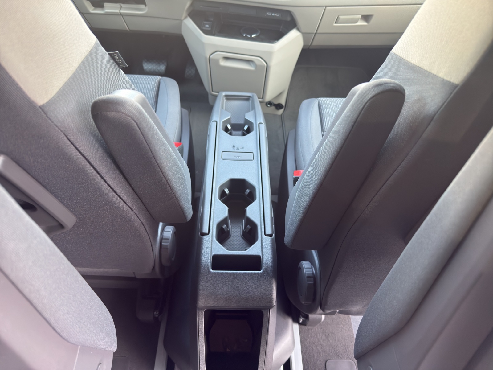 VW Multivan 2.0 TDI Trend Liberty DSG-image-10