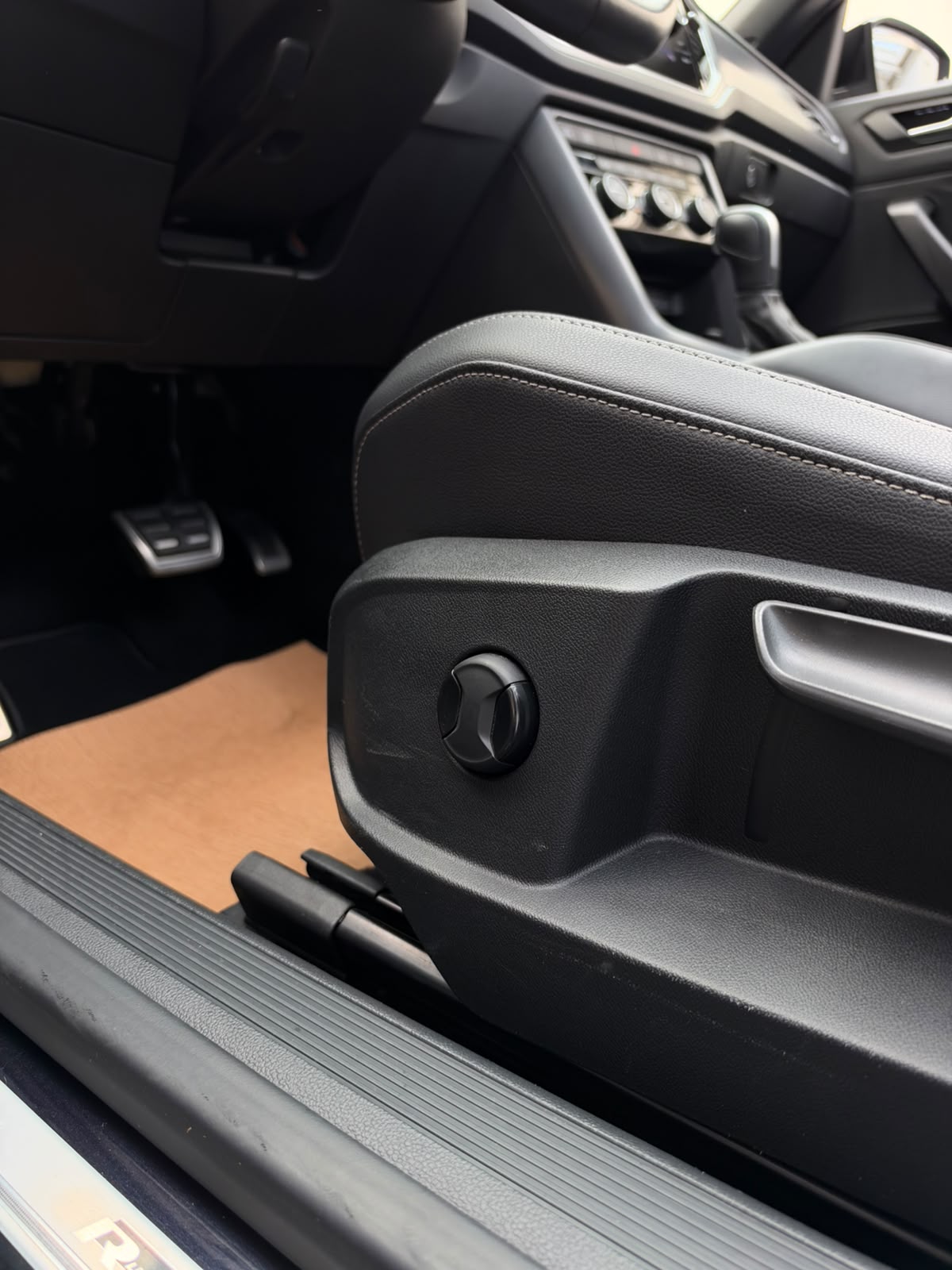 VW T-Roc Cabriolet 1.5 TSI EVO R-Line DSG-image-14