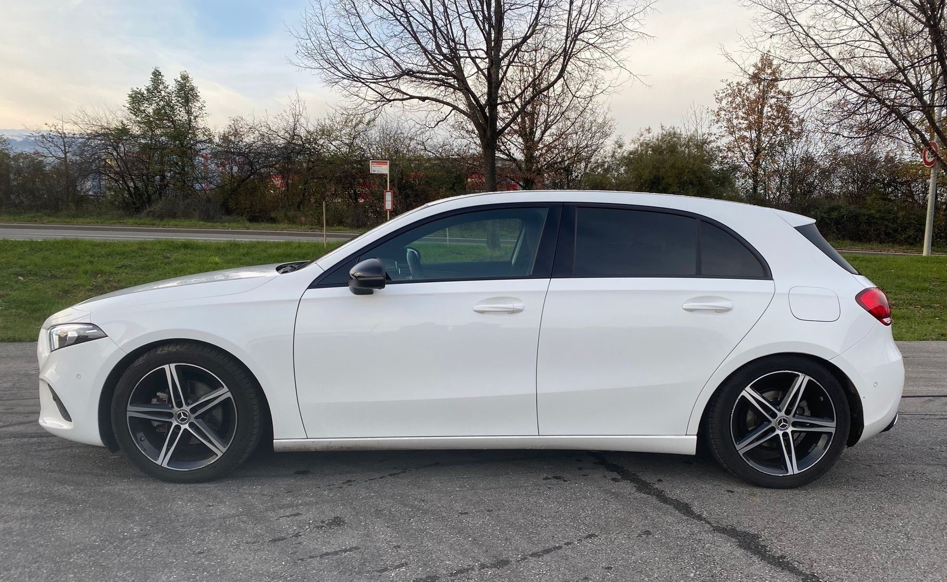 MERCEDES-BENZ A 180 7G-DCT-image-1