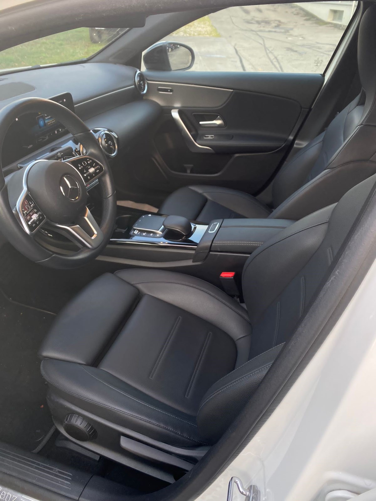MERCEDES-BENZ A 180 7G-DCT-image-9