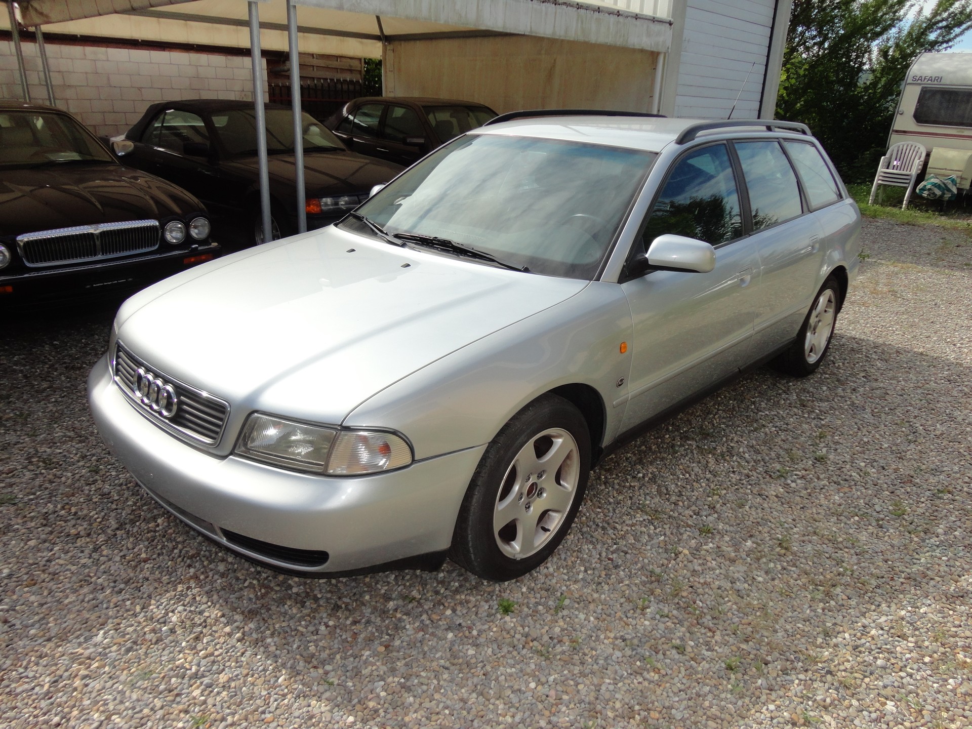 AUDI A4 Avant 2.8 30V-image-1