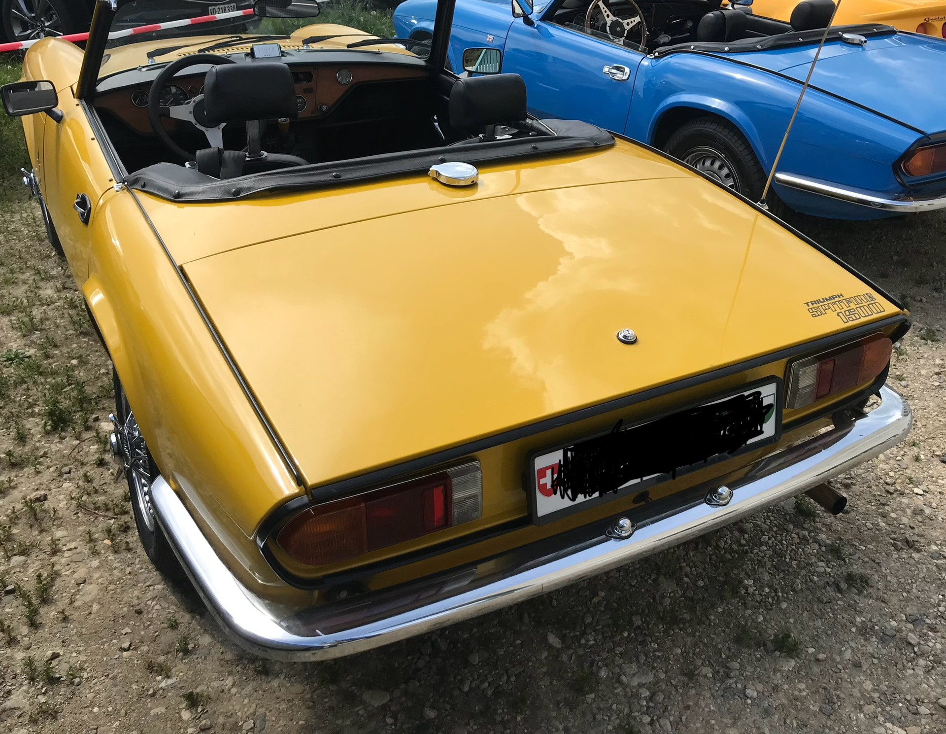 TRIUMPH 1500-image-1