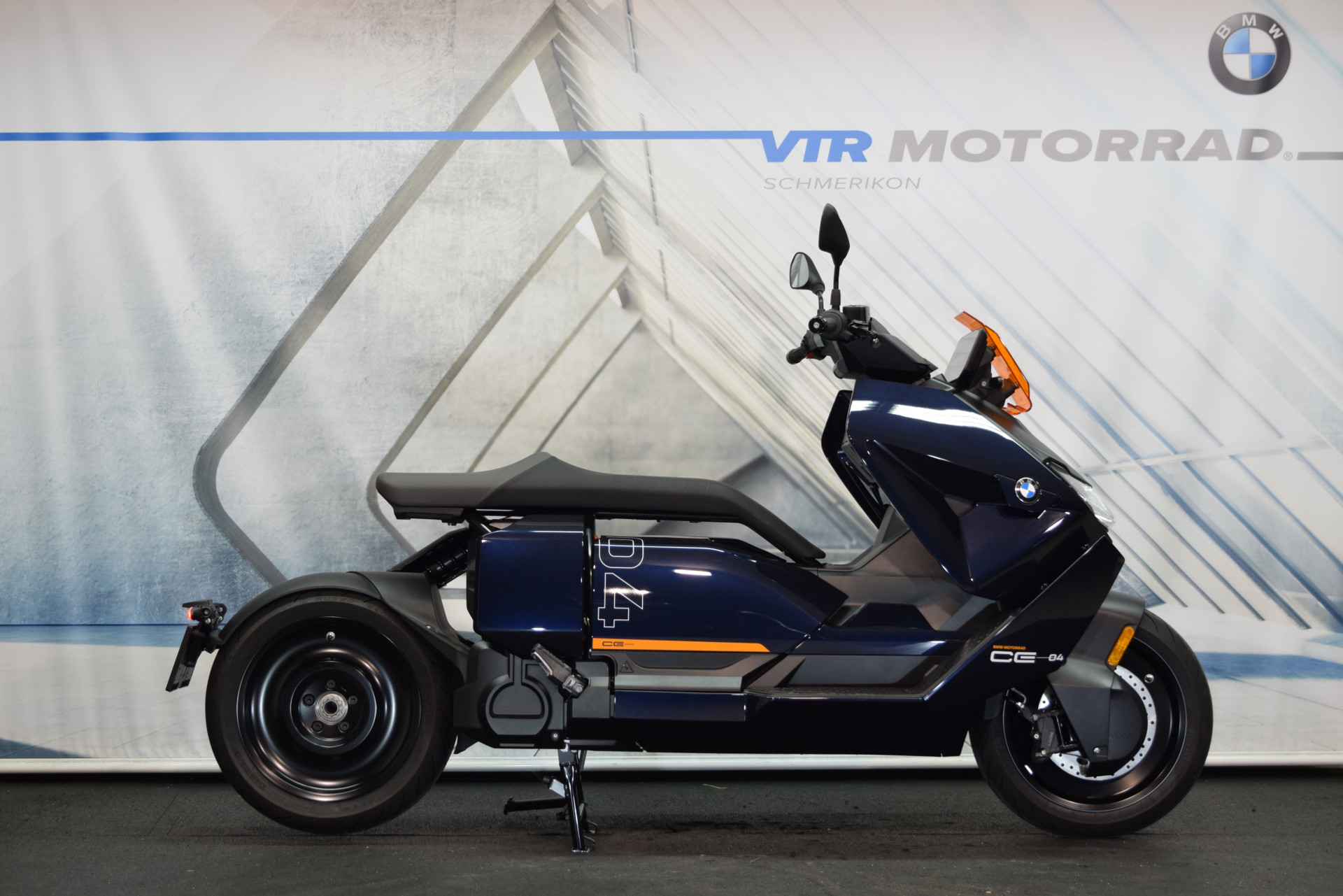 BMW CE 04 Avantgarde Quick Charger-image-1