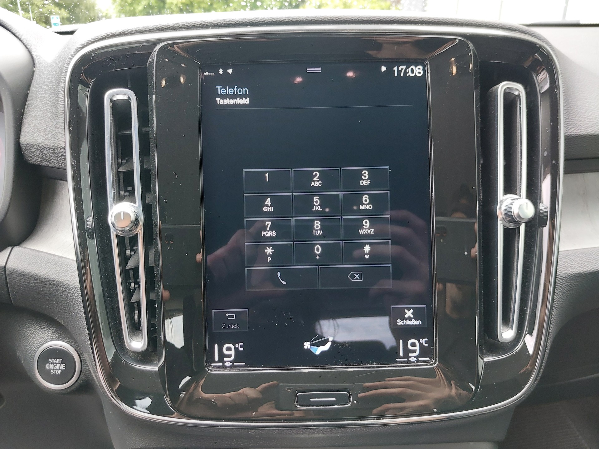 VOLVO XC40 T5 TwE R-Design DCT-image-13