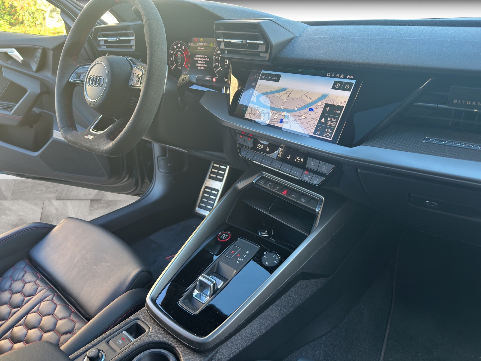 AUDI RS3 Limousine 2.5 TSI quattro S-tronic-image-12