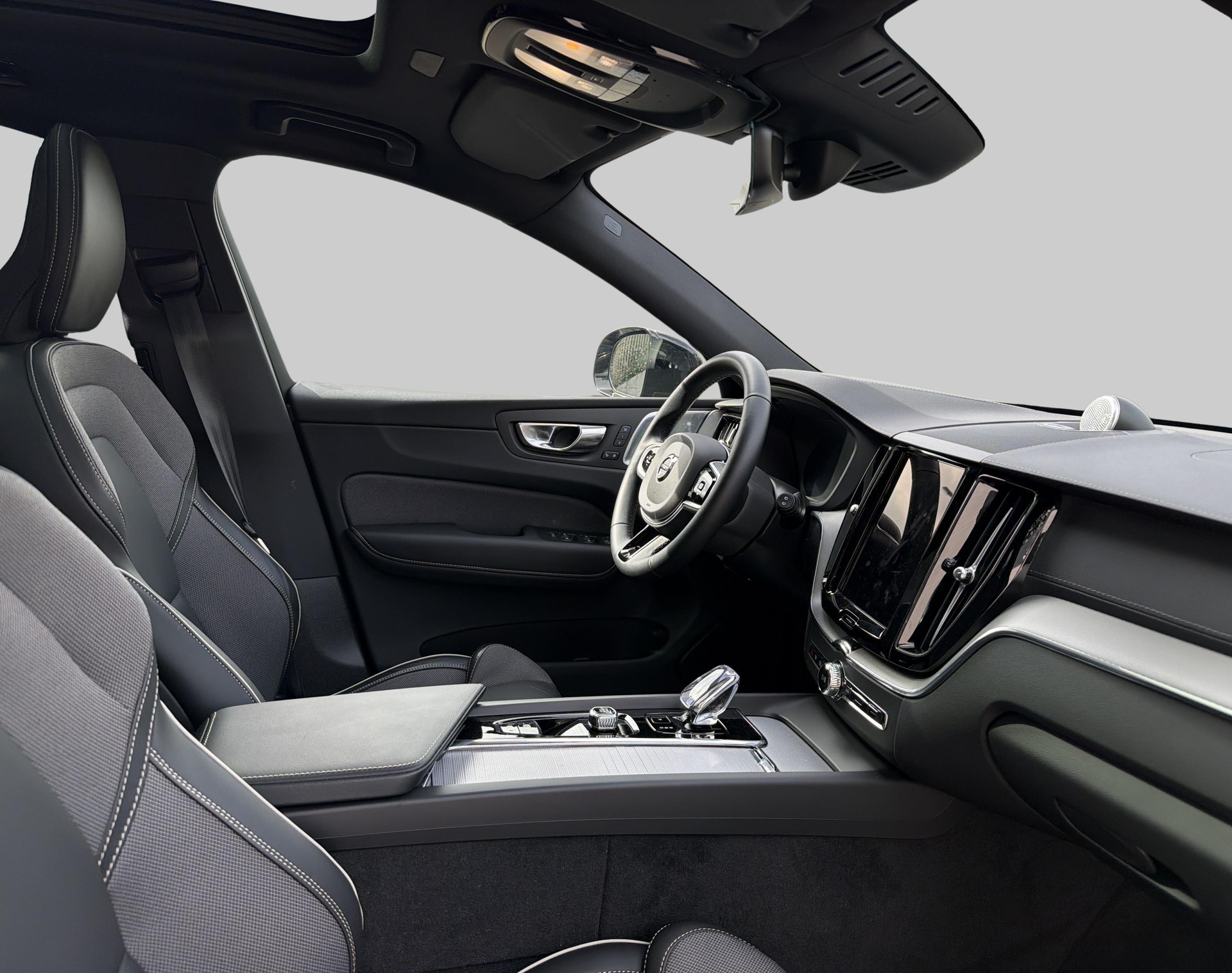 VOLVO XC60 2.0 T8 TE Ultra Dark eAWD-showroom-element-3