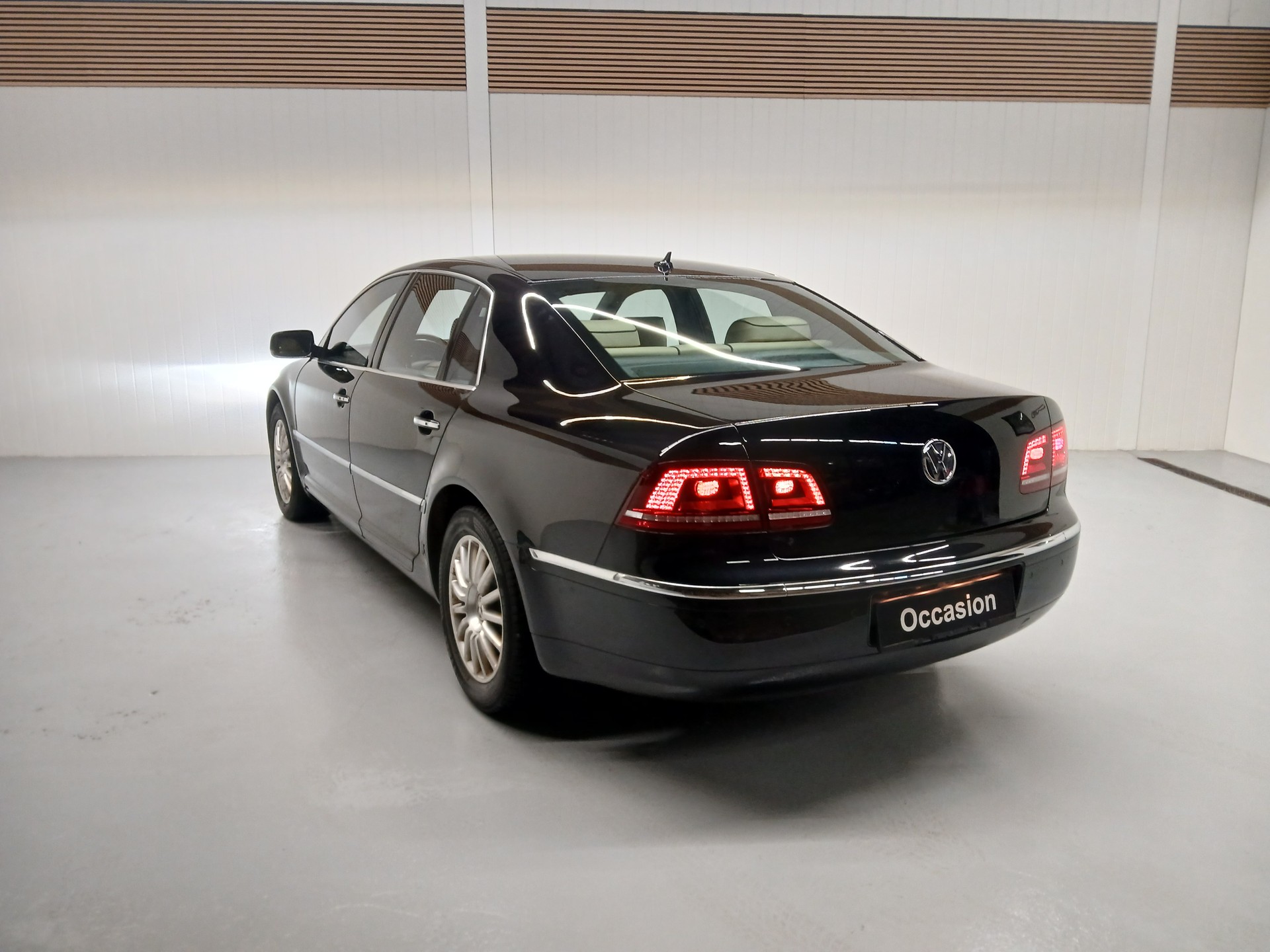 VW Phaeton 3.0 TDi V6 4Motion Tiptronic-image-3