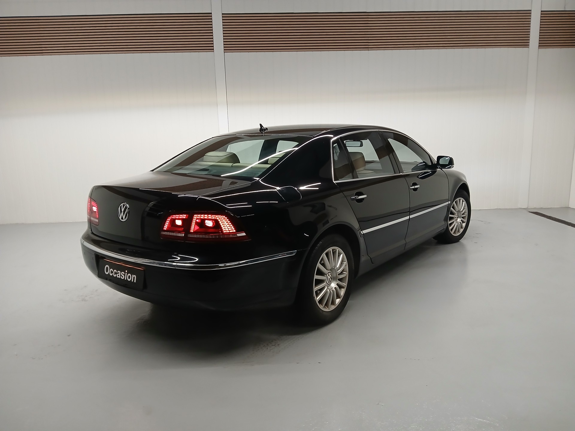 VW Phaeton 3.0 TDi V6 4Motion Tiptronic-image-5