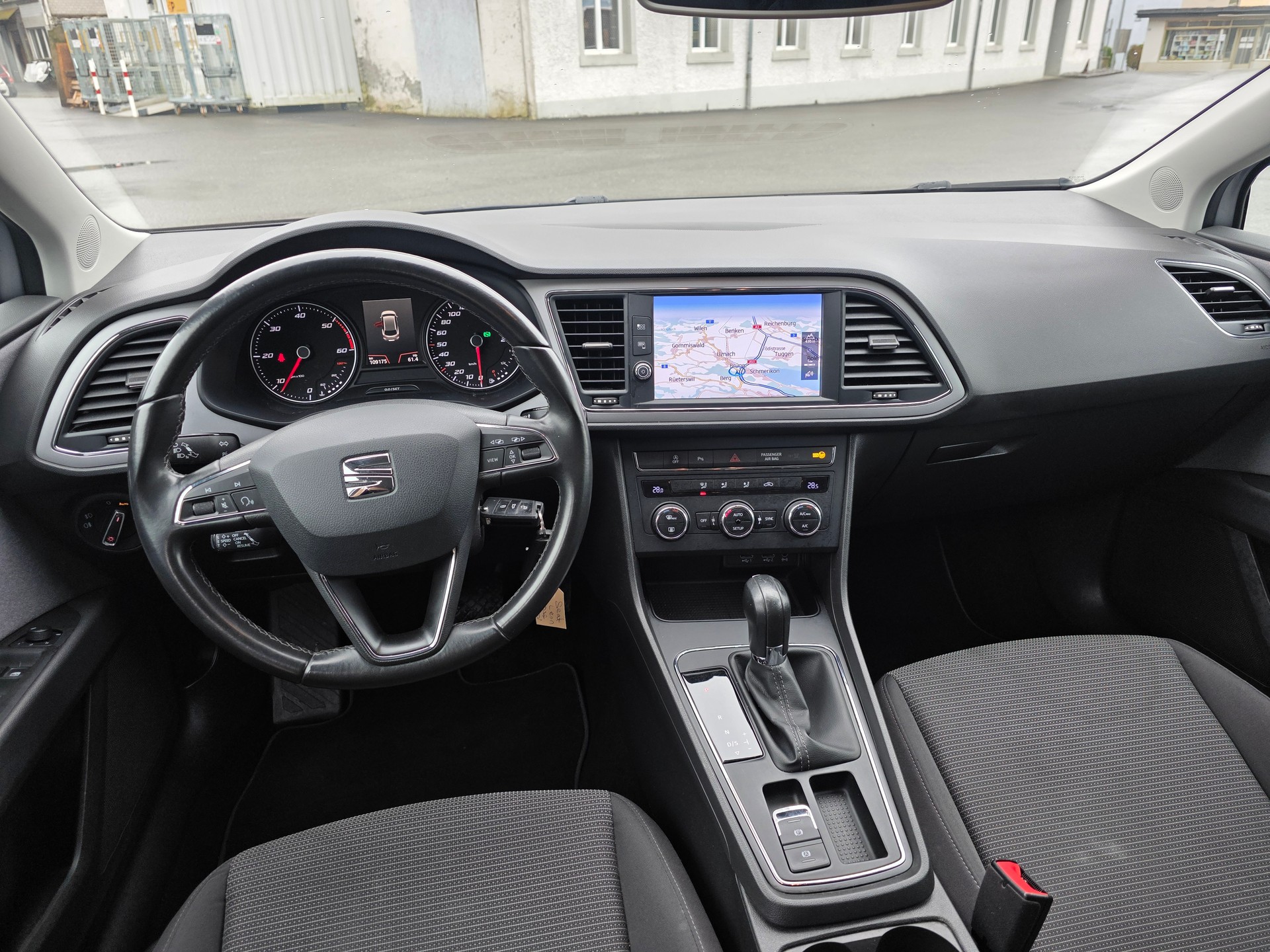 SEAT Leon ST 1.6 TDI CR Style DSG-image-18