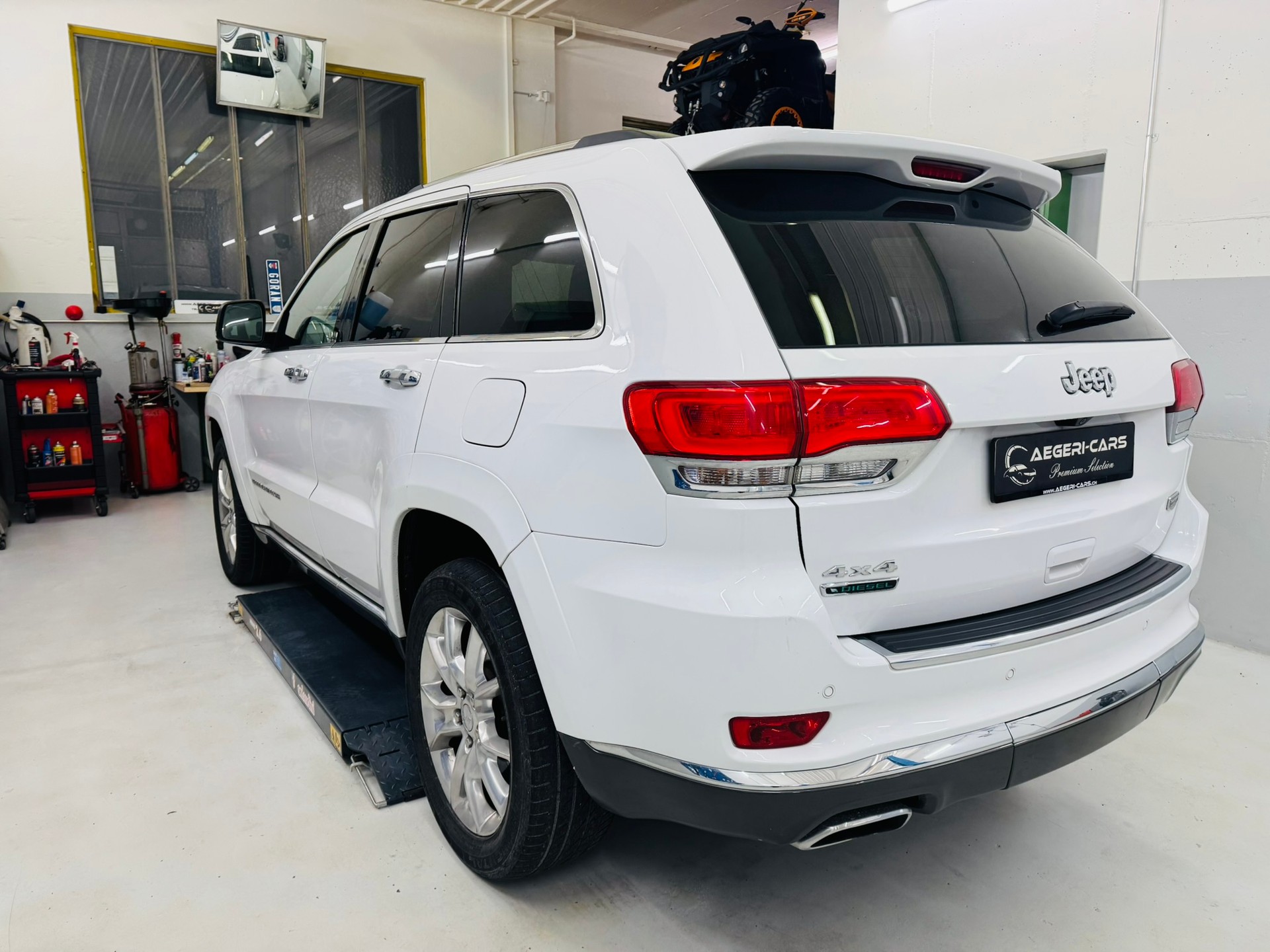 JEEP Grand Cherokee 3.0 CRD Summit Automatic-image-5