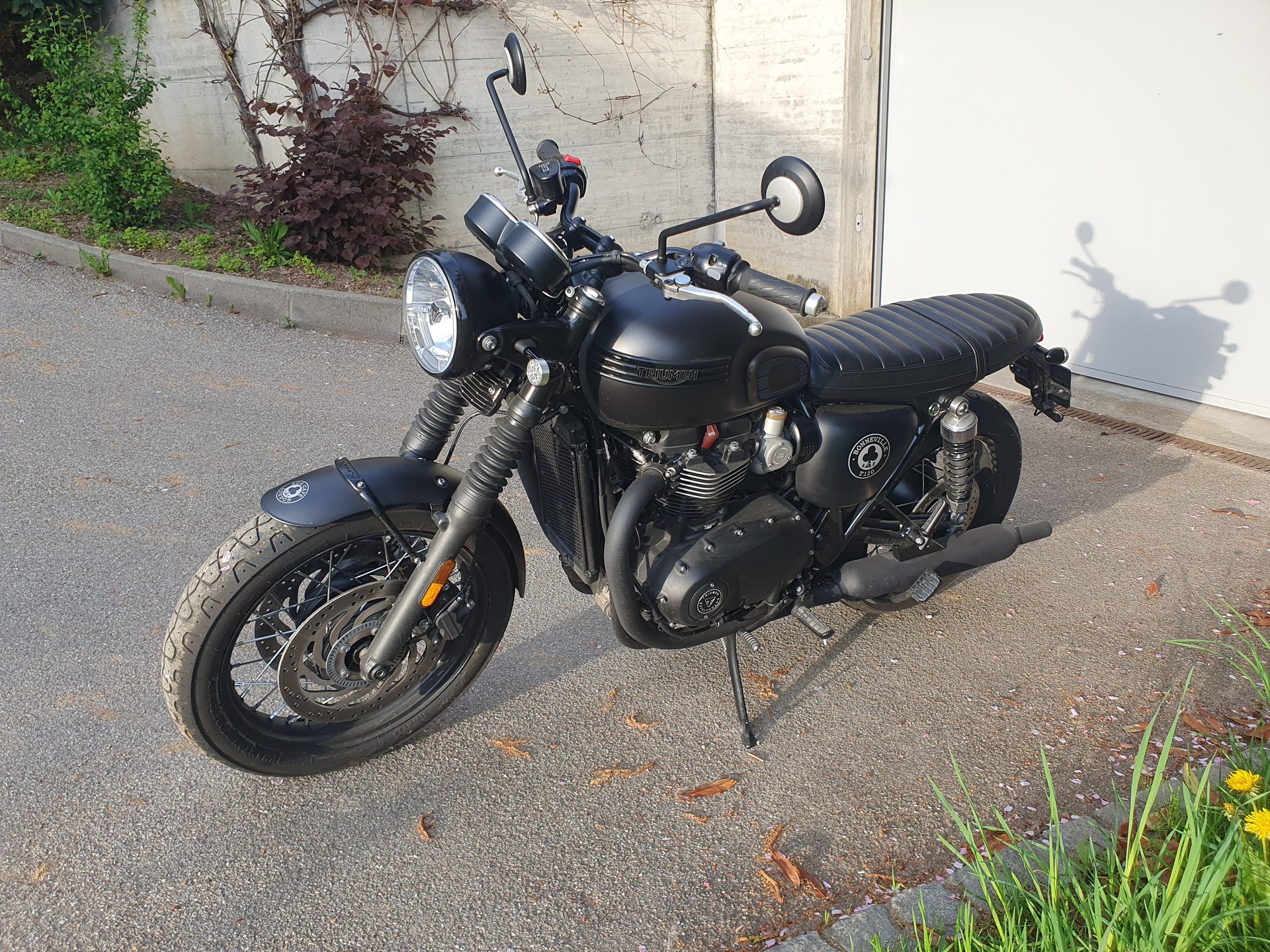 TRIUMPH T120 ACE Version / Limited Edition-image-4
