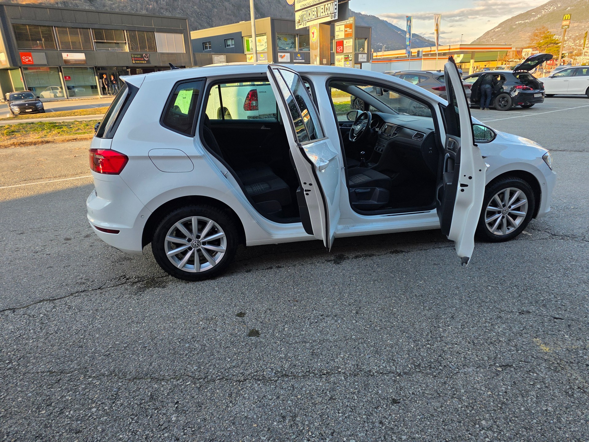 VW Golf Sportsvan 2.0 TDI Comfortline-image-13