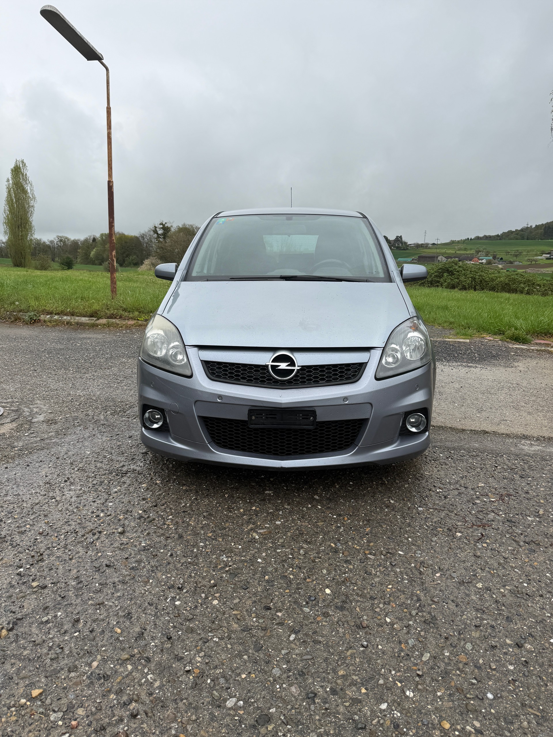 OPEL Zafira 2.0i 16V Turbo OPC